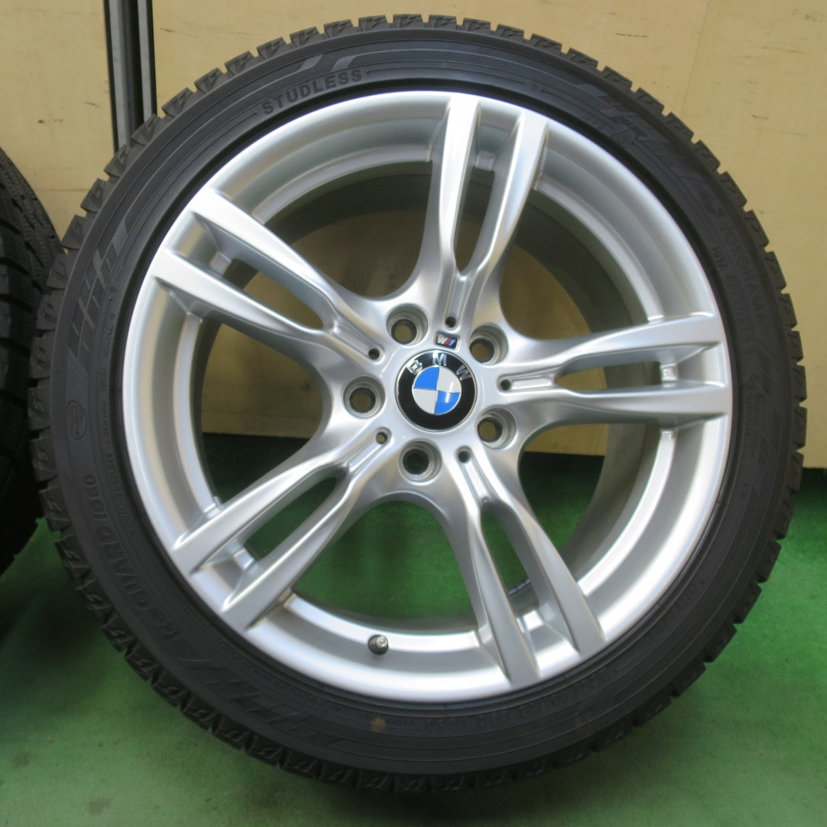 バリ溝！キレイ！9分★BMW 3シリーズ F30 F31 純正 225/45R18 255/40R18 スタッドレス ヨコハマ アイスガード iG60 18インチ PCD120/5H★6021905イス