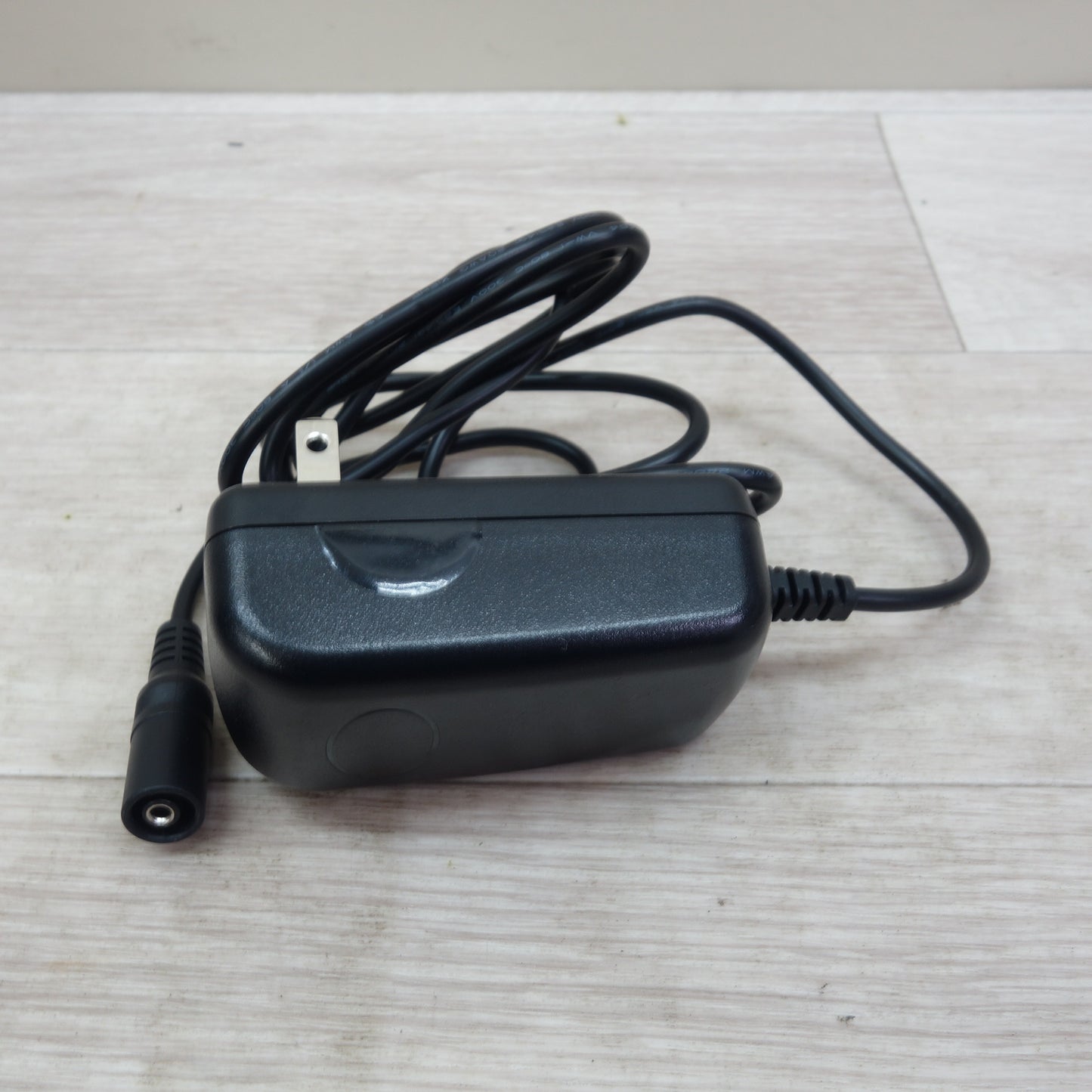 [送料無料] キレイ☆マキタ 充電式 ファン 10.8V CF100D 本体 コード のみ 扇風機 電動 工具☆