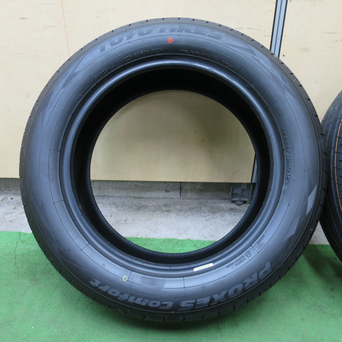 新車外し！26年★225/60R18 トーヨー プロクセス Comfort 18インチ タイヤ 40系 アルファード ヴェルファイア ハリアー 等★6060201NGノタ
