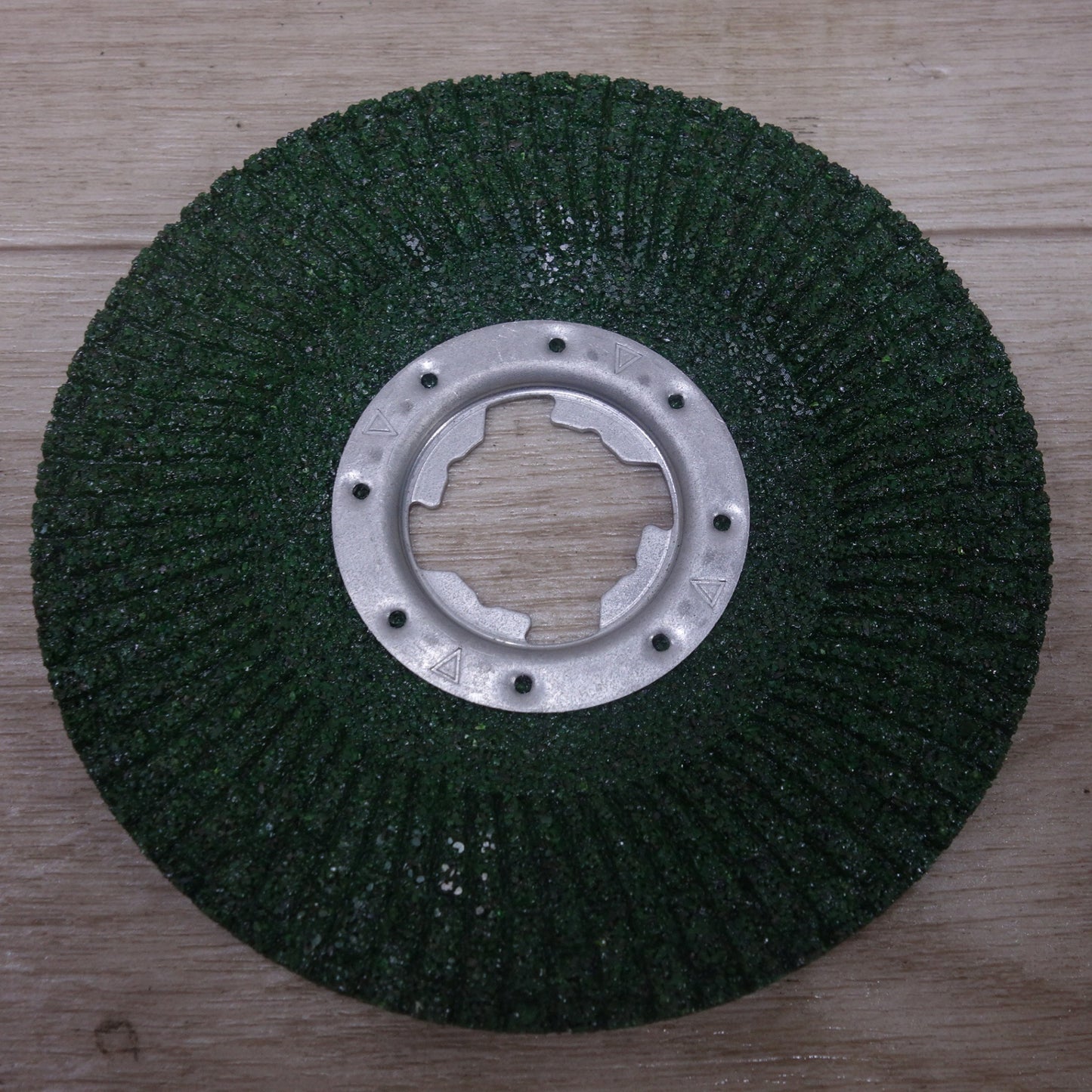 [送料無料] キレイ！替え刃付き◆マキタ 100mm 充電式 ディスクグラインダ GA420D 18V 替刃付き 電動 工具 研磨機 コードレス 本体 ケース makita◆