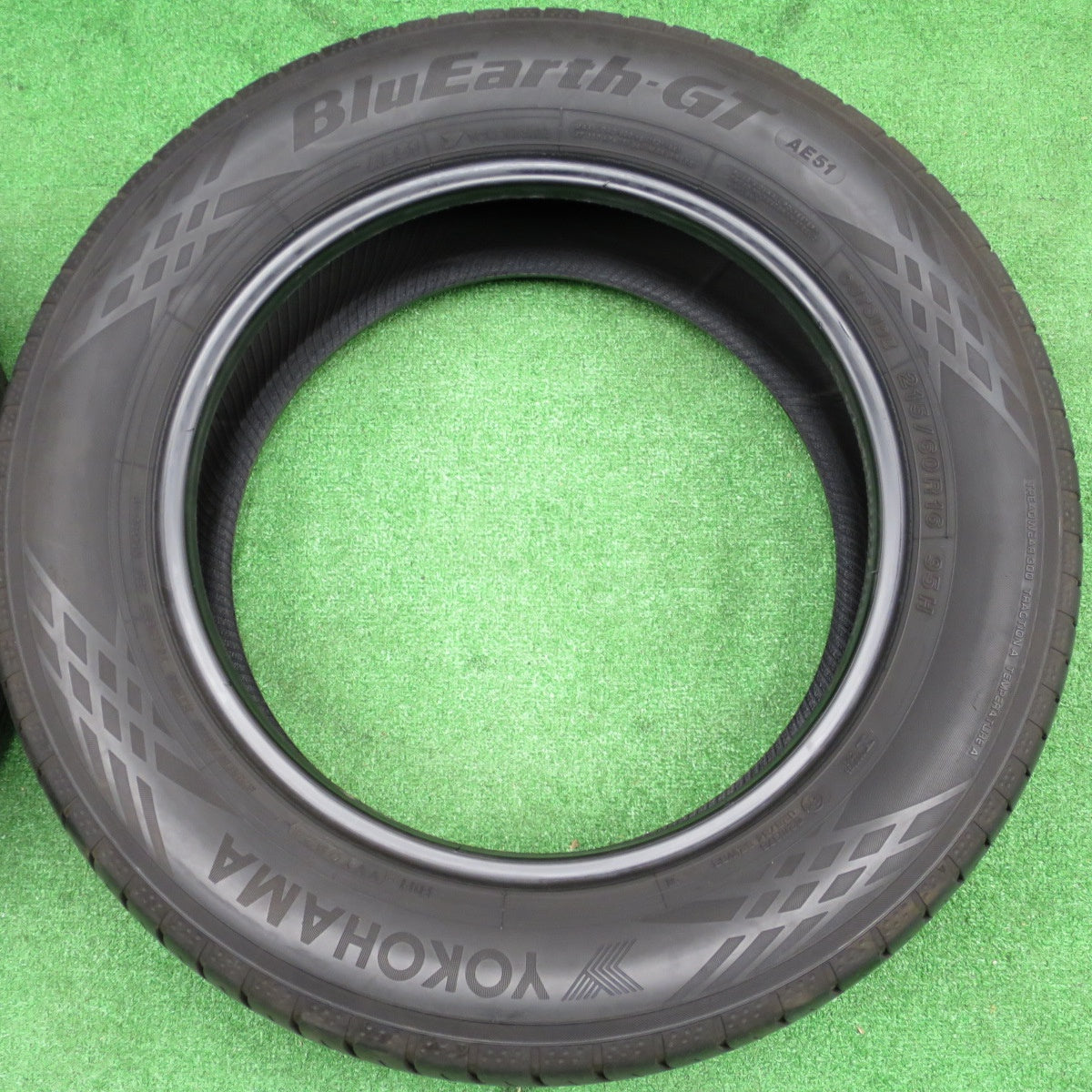 バリ溝！24年！9分★215/60R16 ヨコハマ BluEarth-GT AE51 タイヤ 16インチ マークX クラウン オデッセイ ヴェゼル ティアナ 等★6011702NKノタ
