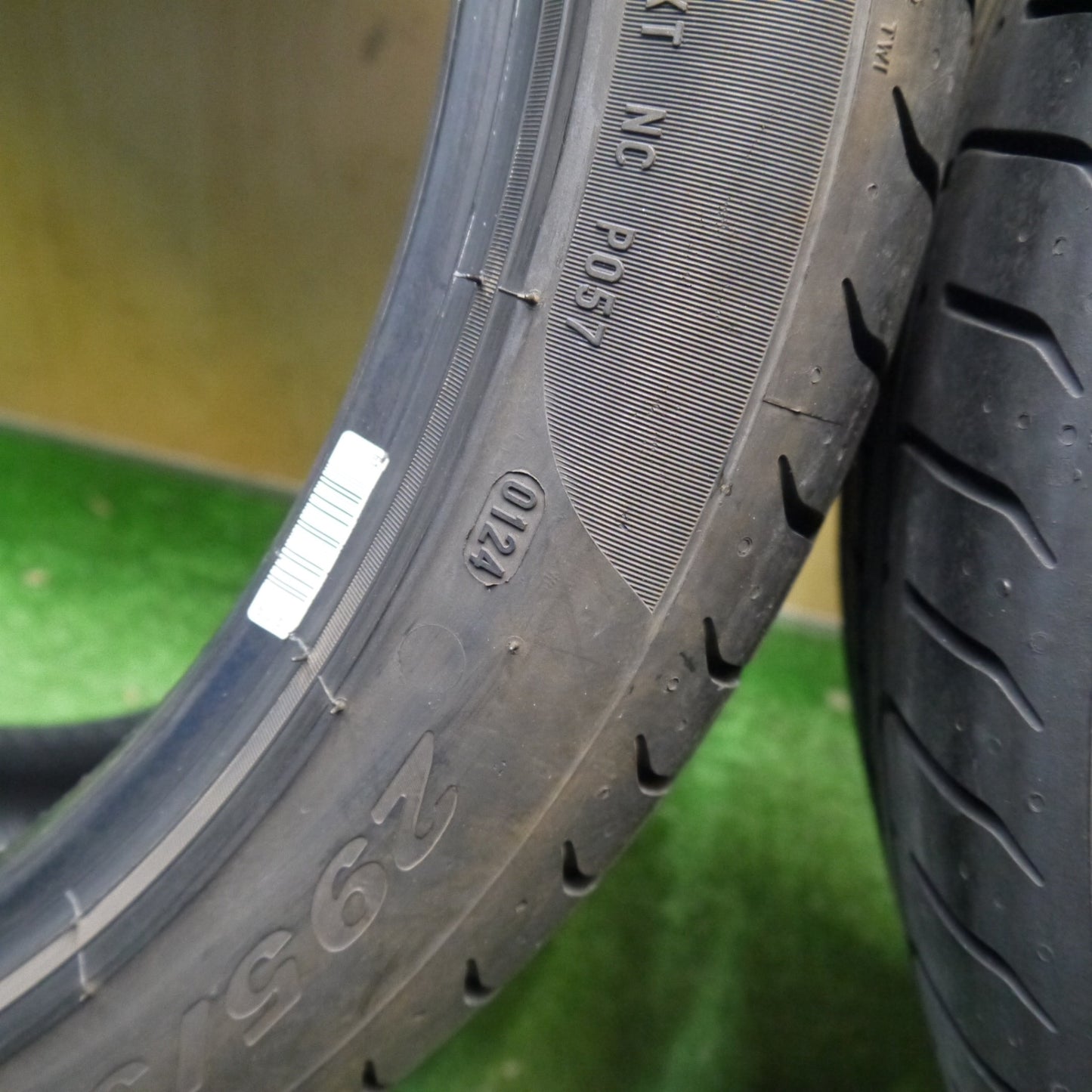 バリ溝！24年！8.5分！2本★295/35R21 ピレリ PZERO TM Pゼロ 21インチ タイヤ マセラティ ポルシェ カイエン 等★6032503Hノタ