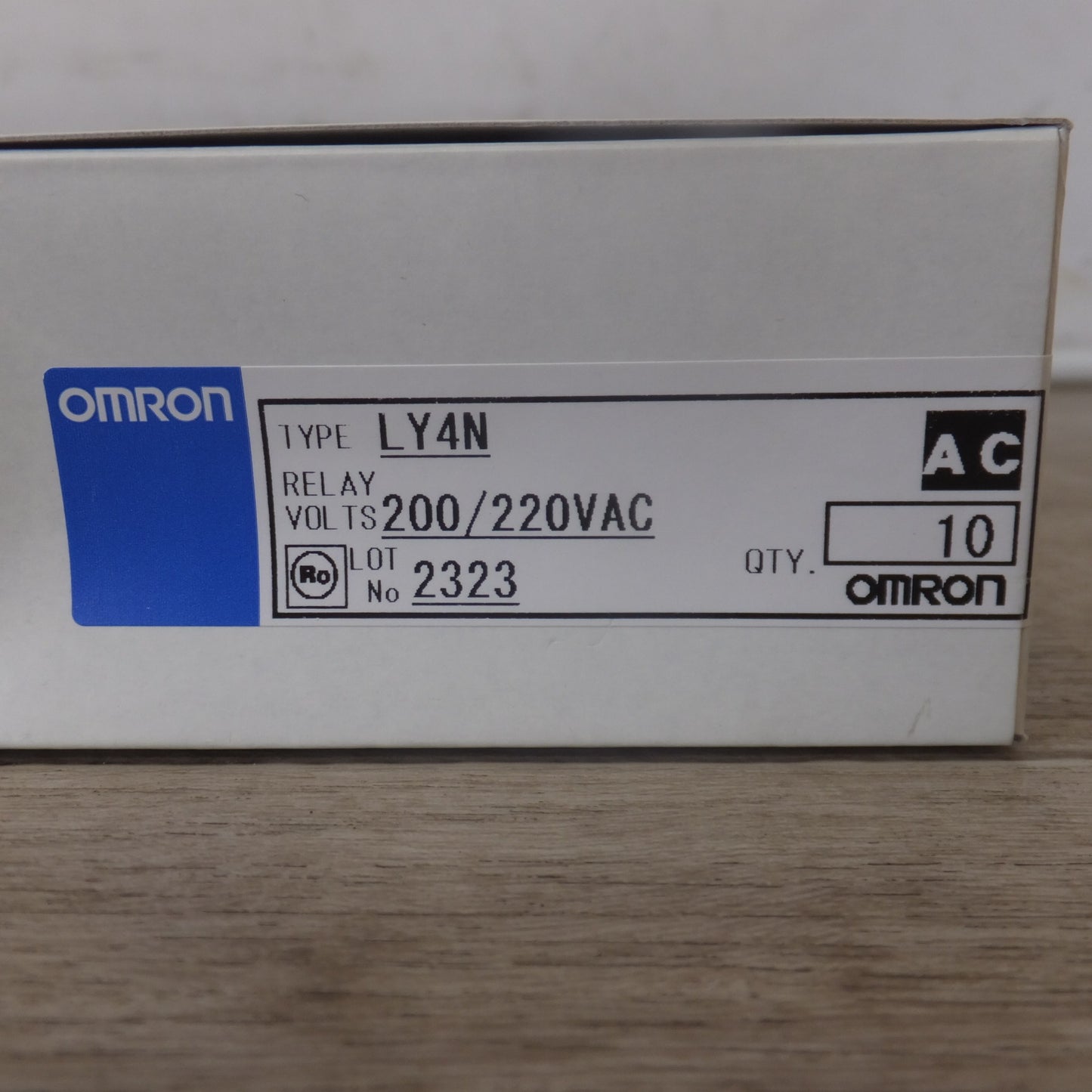 ●複数在庫有●[送料無料] 未使用★オムロン OMRON バイパワーリレー LY4N 200/220VAC 10個入 1箱★