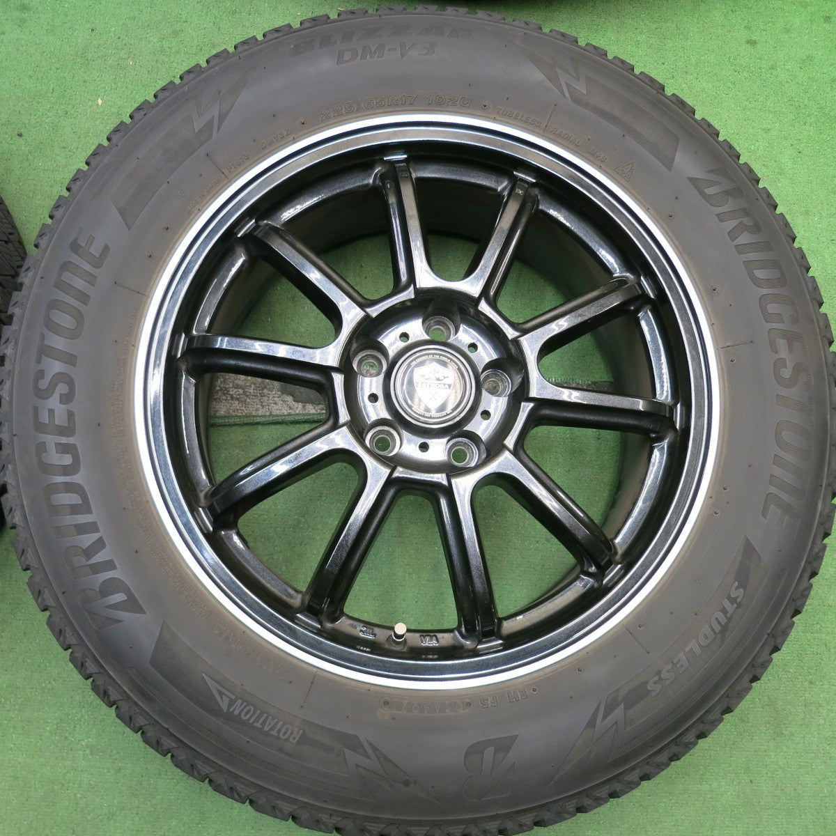 キレイ！21年★スタッドレス 225/65R17 ブリヂストン ブリザック DM-V3 ESTROSA エステローザ 17インチ PCD114.3/5H★5100501HAス