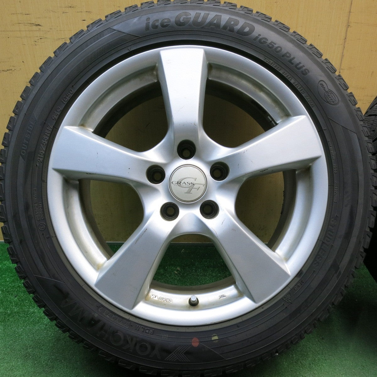 バリ溝！9分★スタッドレス 215/55R17 ヨコハマ アイスガード iG50 プラス GRASS グラス 17インチ PCD114.3/5H★6053006HAス