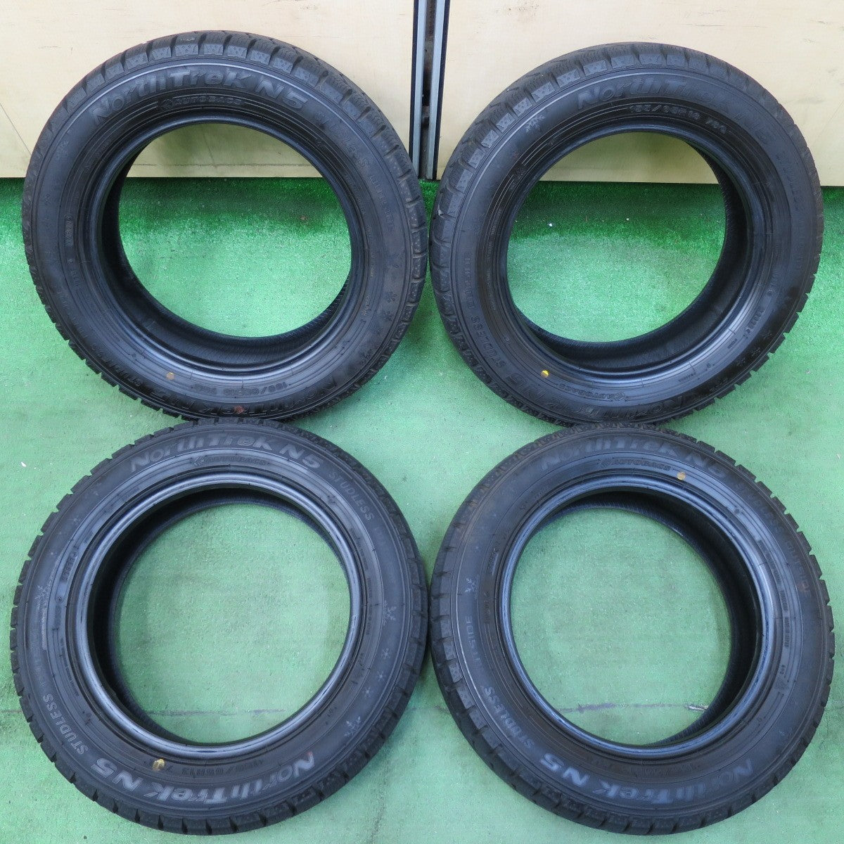 [送料無料] ほぼ未使用！22年★スタッドレス 155/65R13 オートバックス ノーストレック N5 タイヤ 13インチ ライフ モコ アルト ワゴンR ミラ ムーブ 等★5011506イスタ