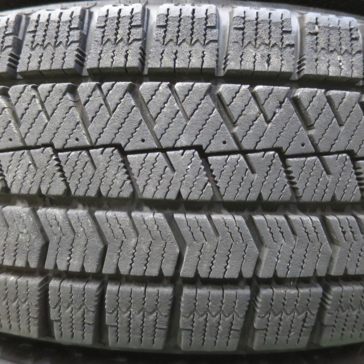バリ溝！キレイ！8.5分◎スタッドレス 175/65R15 ブリヂストン ブリザック VRX2 TIRADO Eta LA STRADA ティラード ラストラーダ 15インチ PCD100/4H◎6100810イス