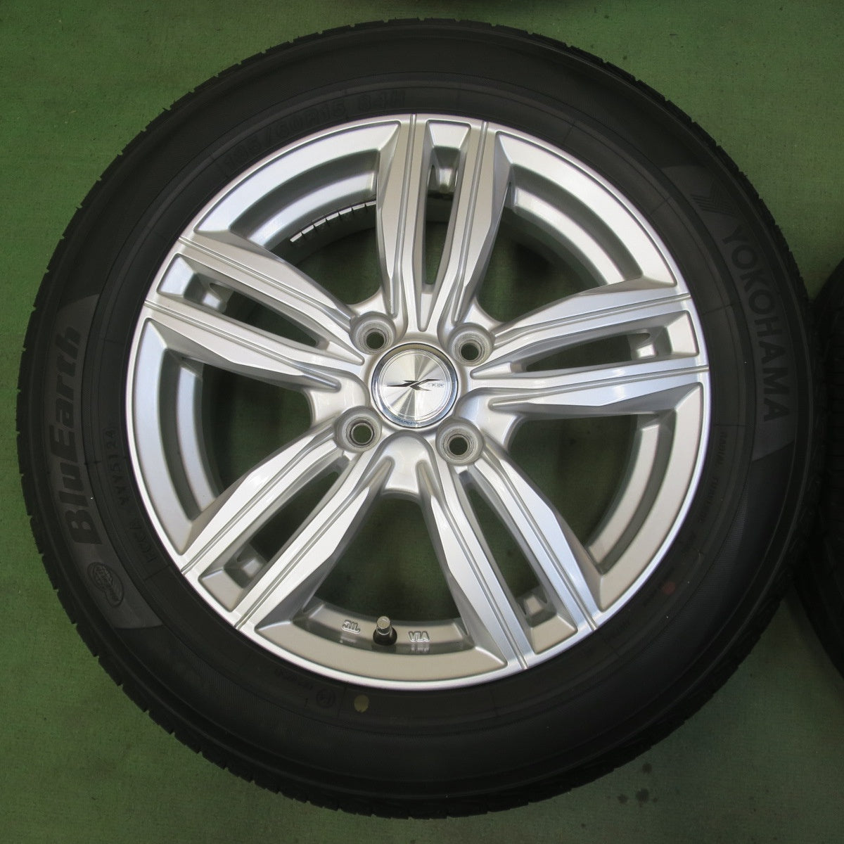 バリ溝！24年！キレイ！8.5分◎185/60R15 ヨコハマ ブルーアース AE01F JOKER ジョーカー 15インチ PCD100/4H◎6090703IMノ