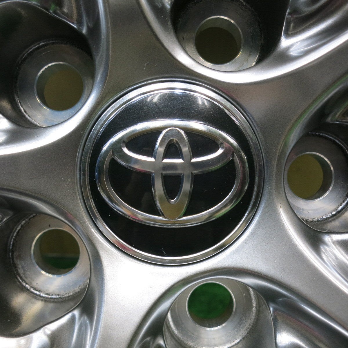 新車外し！25年☆トヨタ 80系 ハリアー Zグレード 純正 225/55R19