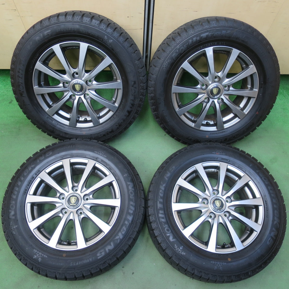 バリ溝！23年！キレイ！9.5分★スタッドレス 195/65R15 オートバックス ノーストレック N5 MANARAY SPORT マナレイ スポーツ 15インチ PCD114.3/5H★5112207イス