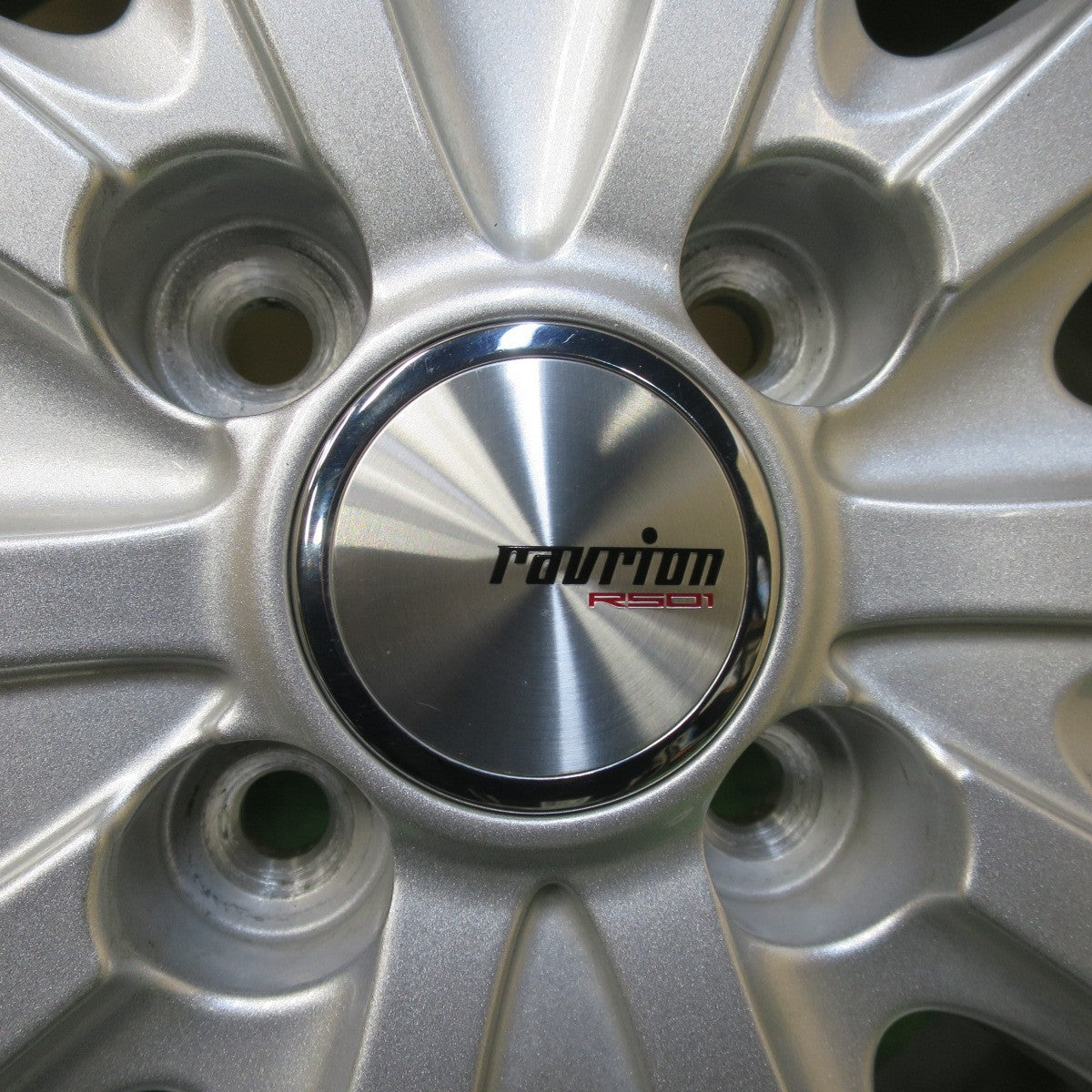 バリ溝！キレイ！ほぼ10分★スタッドレス 185/60R15 グッドイヤー アイスナビ6 ravrion RS01 ラブリオン 15インチ PCD100/4H★5121010イス