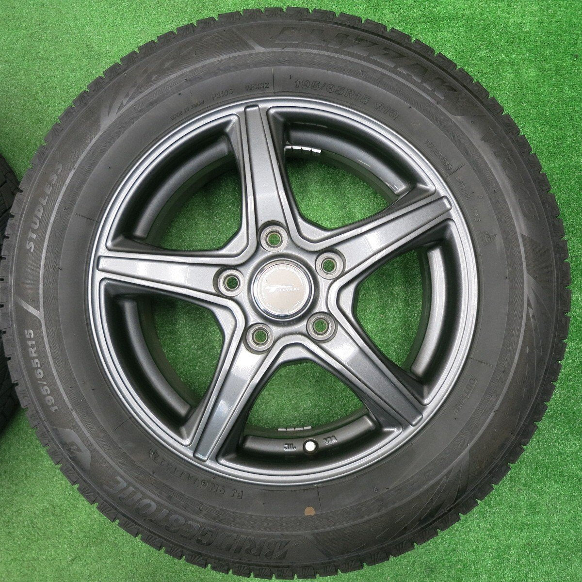 キレイ！22年★スタッドレス 195/65R15 ブリヂストン ブリザック VRX3 TOPRUN トップラン 15インチ PCD114.3/5H★4121103NJス