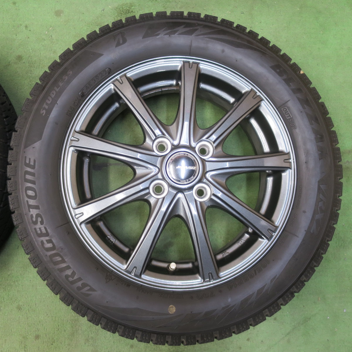 バリ溝！22年！キレイ！9分★スタッドレス 165/65R14 ブリヂストン ブリザック VRX2 QRASIZ VS9 KOSEI 14インチ ソリオ ハスラー 等 PCD100/4H★6021708イス