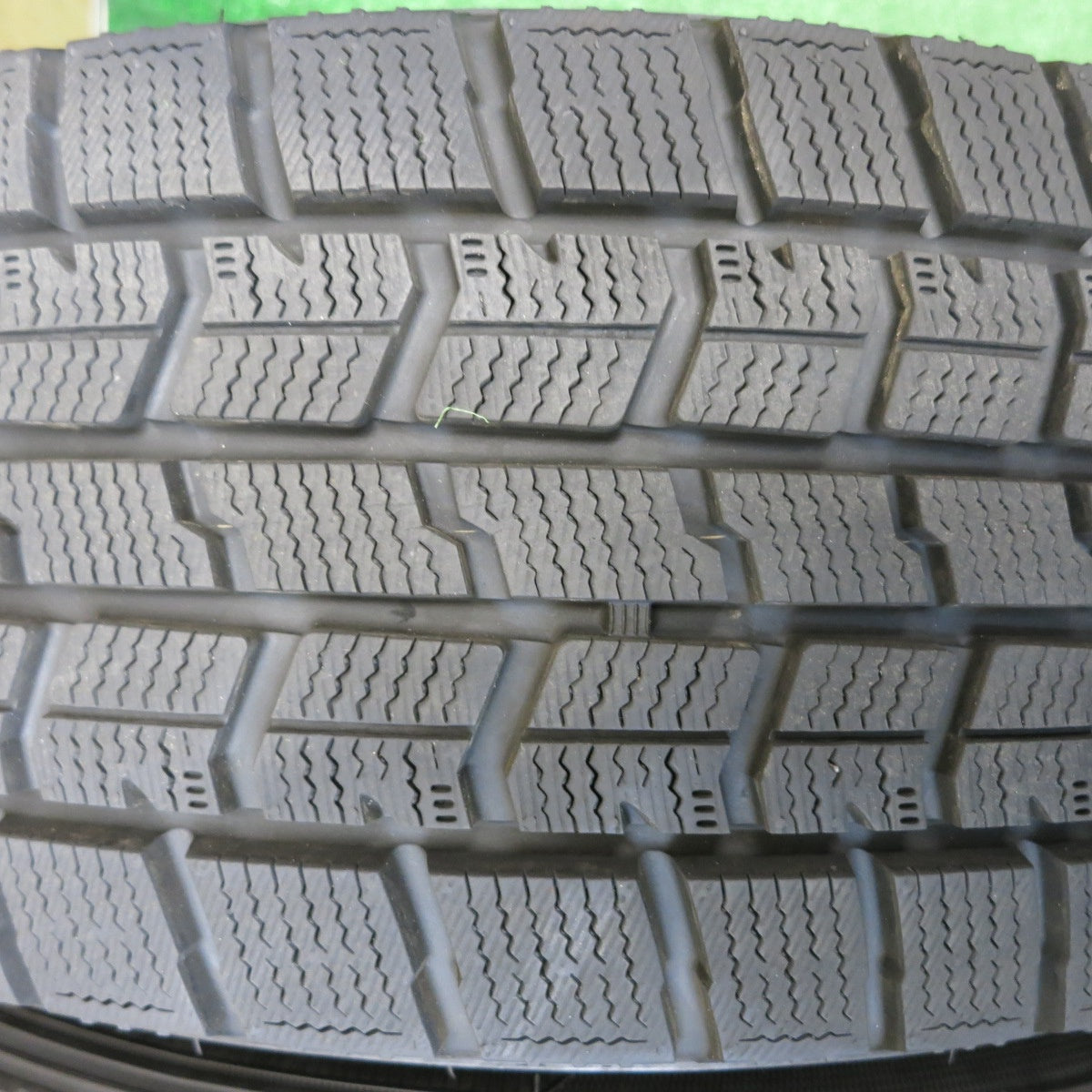 バリ溝！9.5分以上★スタッドレス 205/65R16 グッドイヤー アイスナビ7 Exceeder エクシーダー 16インチ PCD114.3/5H★5122803HAス