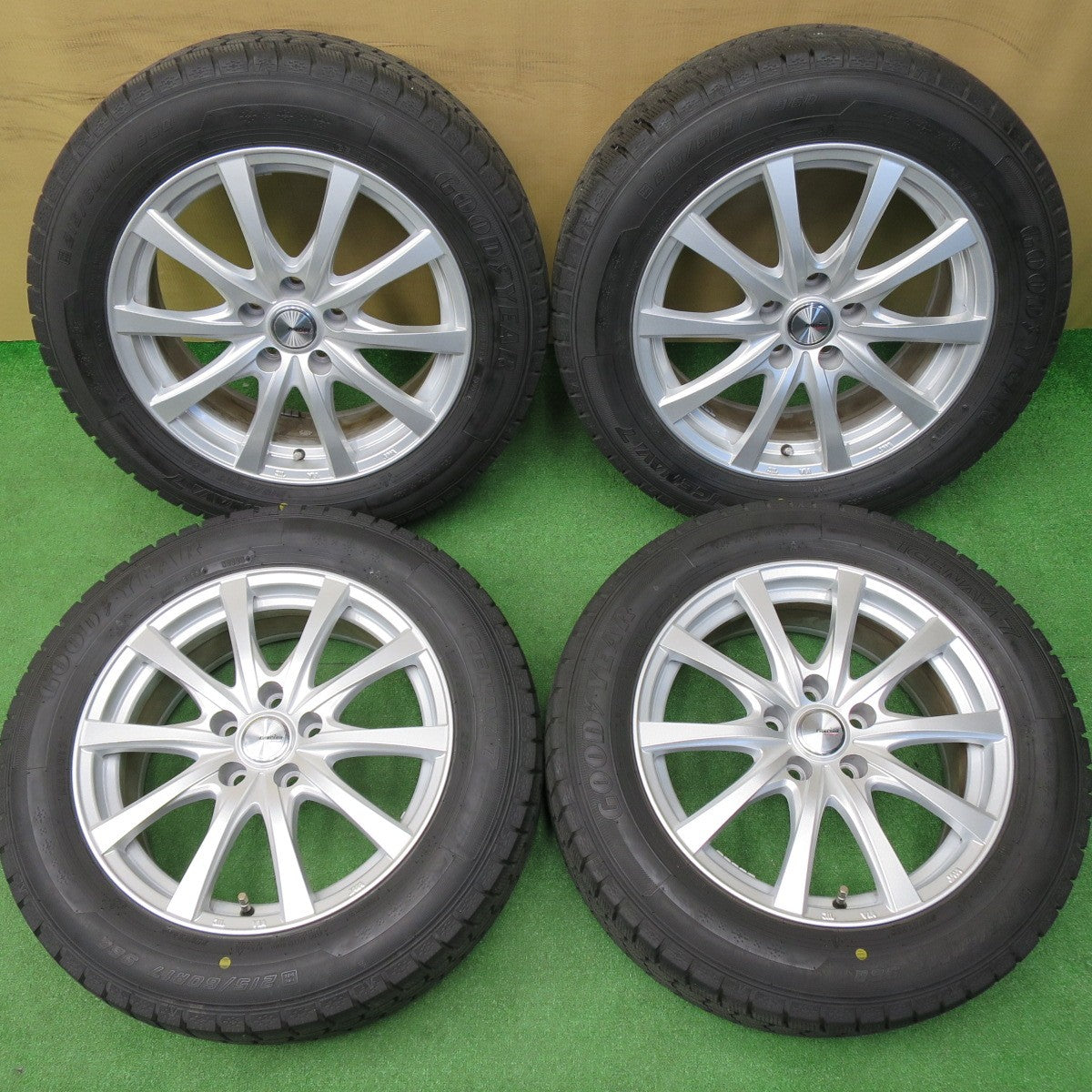 バリ溝！23年！キレイ！9.5分以上★スタッドレス 215/60R17 グッドイヤー アイスナビ7 ravrion RS01 ラブリオン 17インチ PCD114.3/5H★6040308NKス