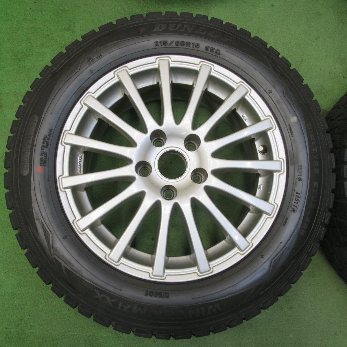 バリ溝！9分★ワーゲン 等 ATS 215/60R16 スタッドレス ダンロップ ウインターマックス WM01 16インチ PCD112/5H★5071605イス