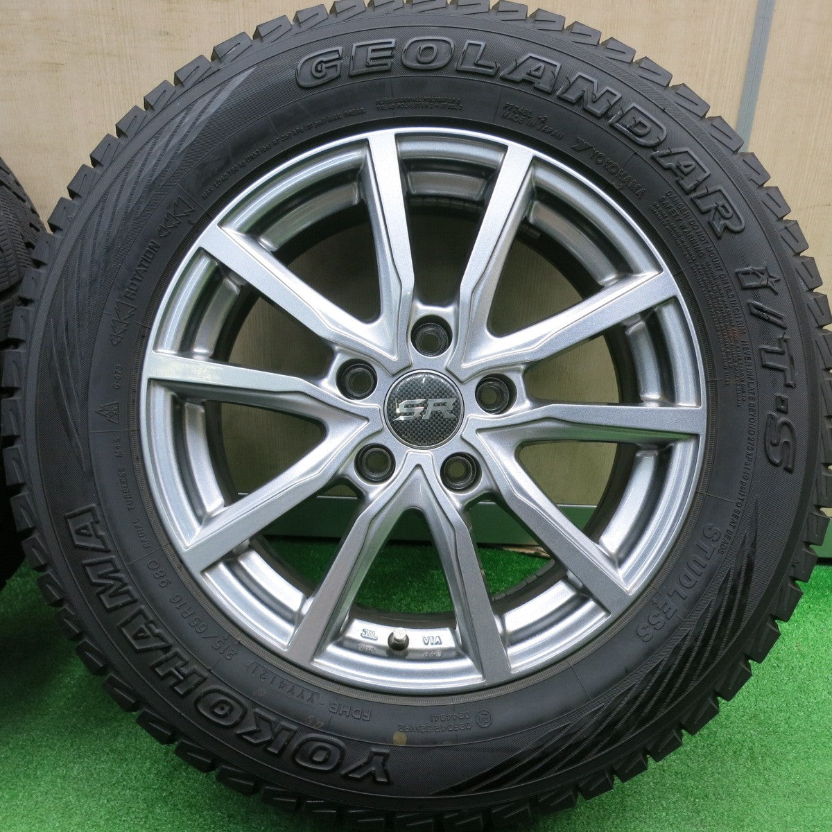 [送料無料] バリ溝！21年！キレイ！9.5分★スタッドレス 215/65R16 ヨコハマ ジオランダー i/T-S STRANGER ストレンジャー 16インチ PCD114.3/5H★4102907HAス