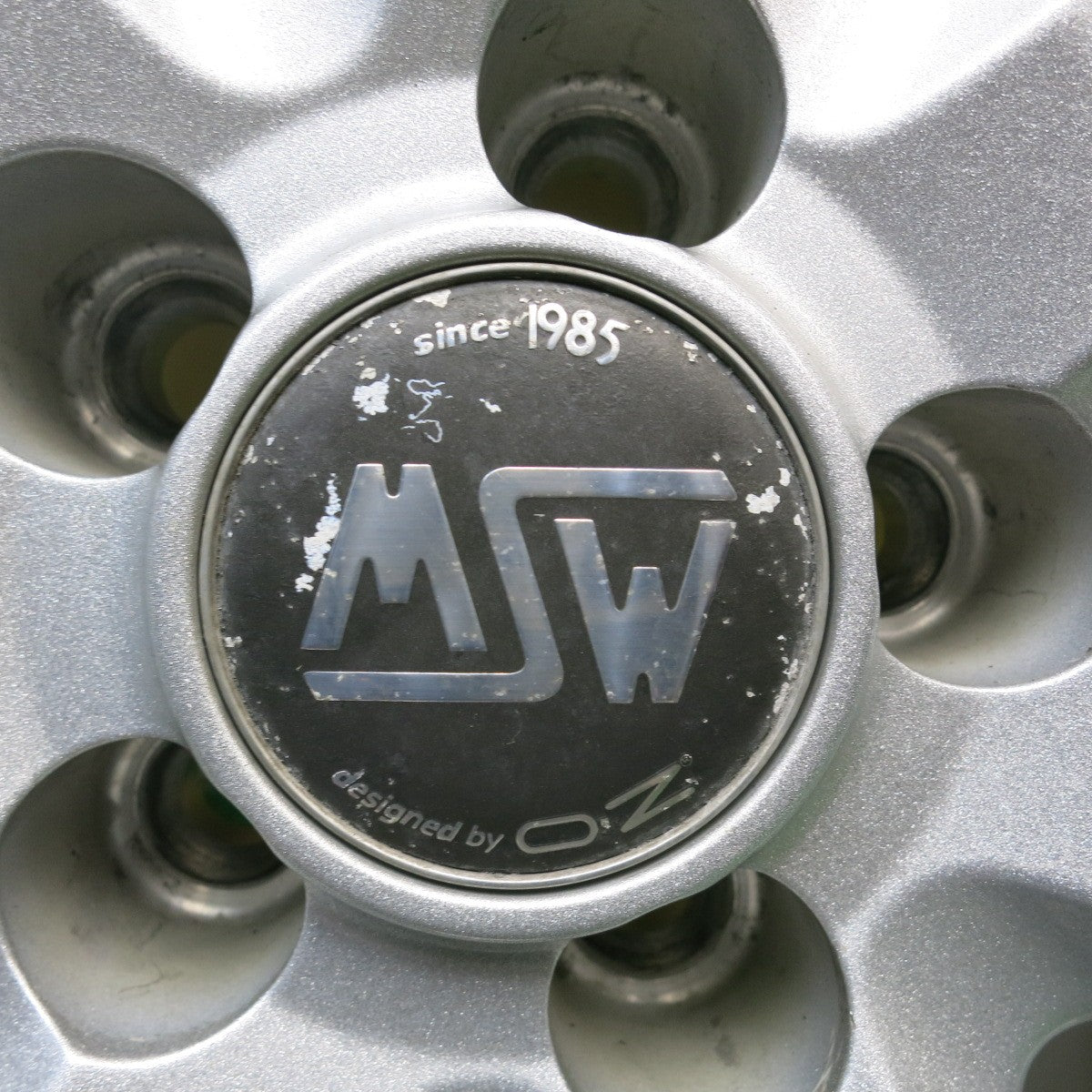 バリ溝！キレイ！9.5分★アウディ ワーゲン 等 O・Z MSW 86 205/50R16 スタッドレス グッドイヤー アイスナビ6 OZ 16インチ PCD100/5H★5120602HAス
