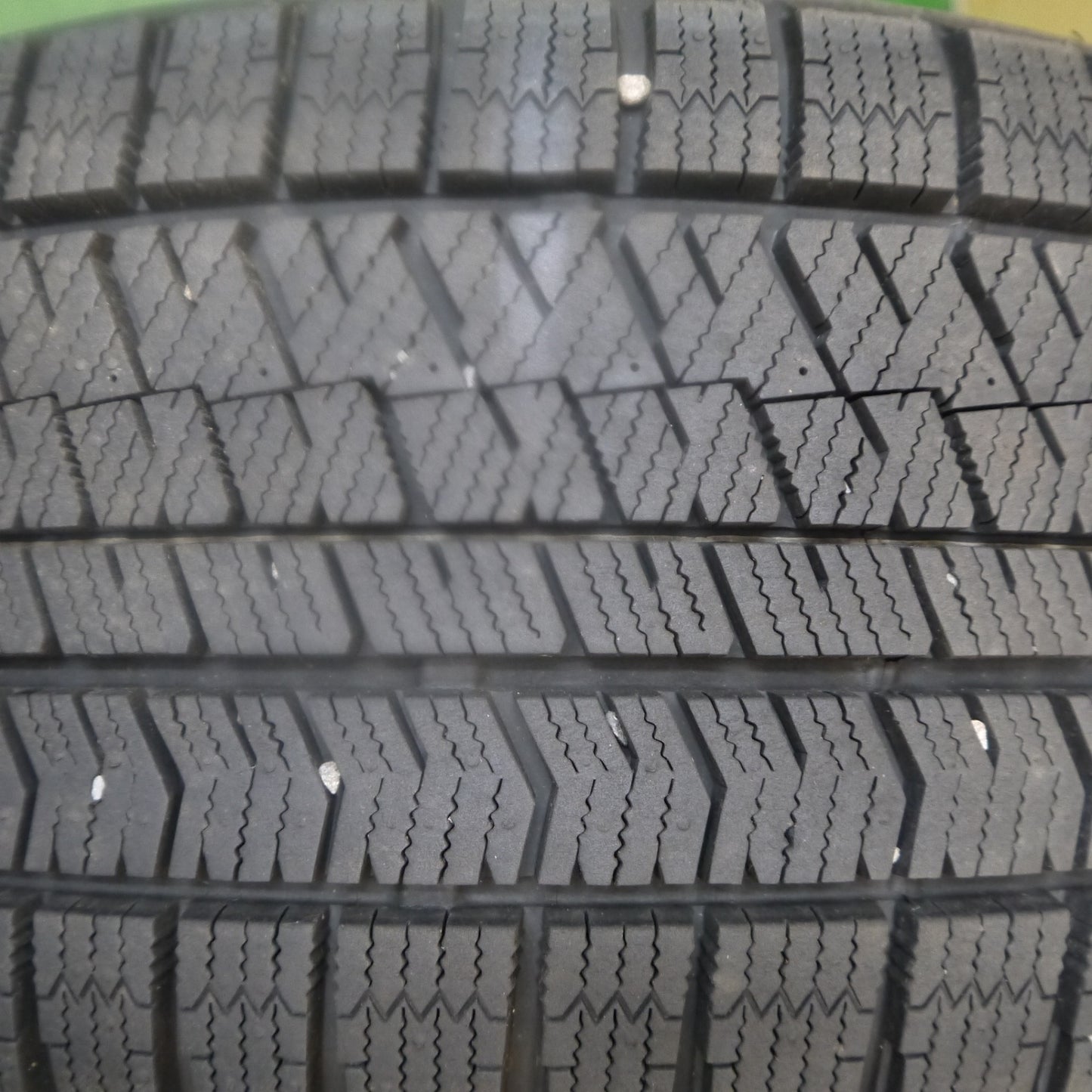 バリ溝！21年！9.5分★プジョー 508 SW 純正 225/50R18 スタッドレス ブリヂストン ブリザック VRX2 18インチ PCD108/5H★5100303Hス