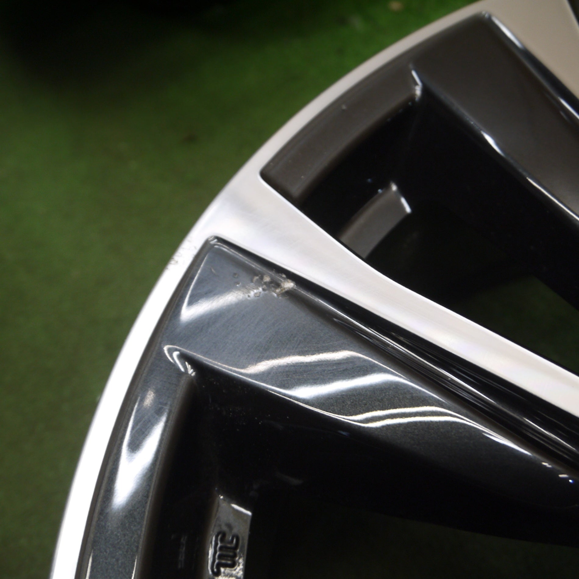 送料無料* 新車外し☆スバル レヴォーグ VN5 STI 純正 ホイール 18