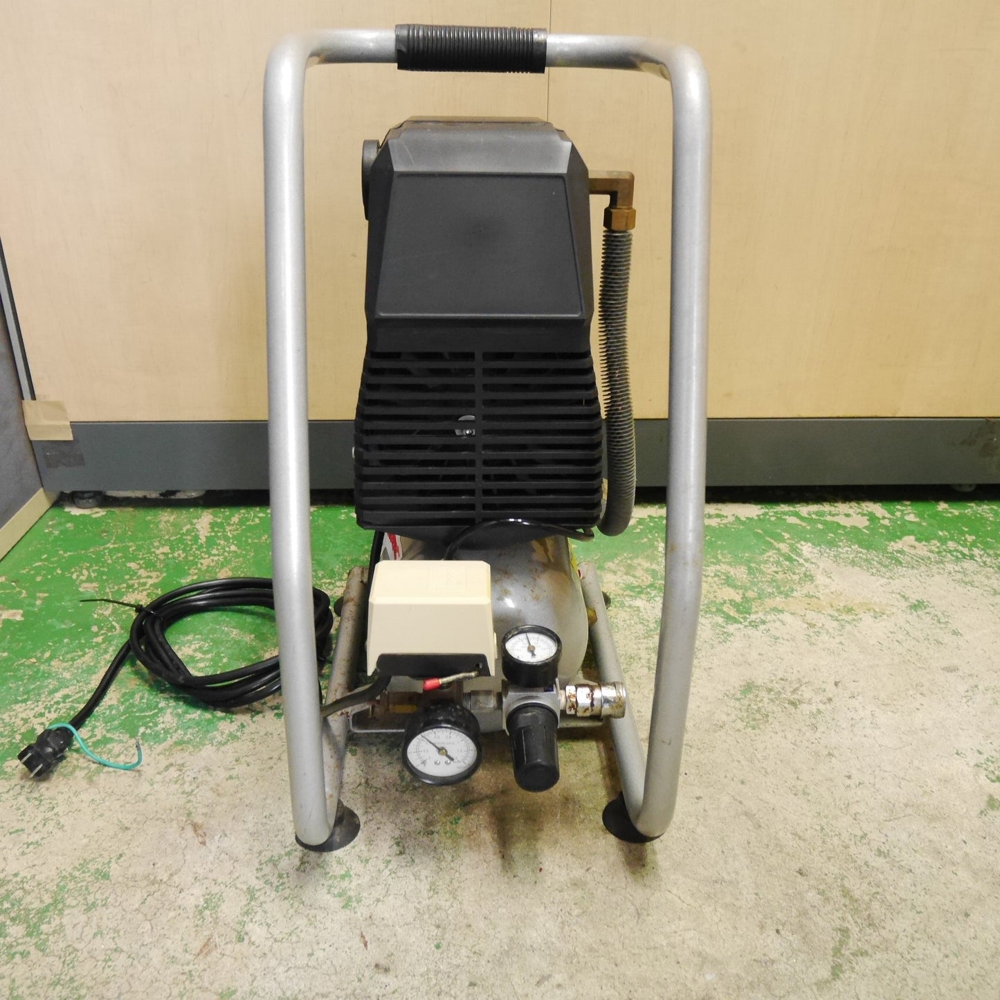 [送料無料] ☆RYOBI リョービ  エア コンプレッサ ACP-50 オイルレス タンク容量7L エア ツール 100V 50/60Hz 京セラ☆