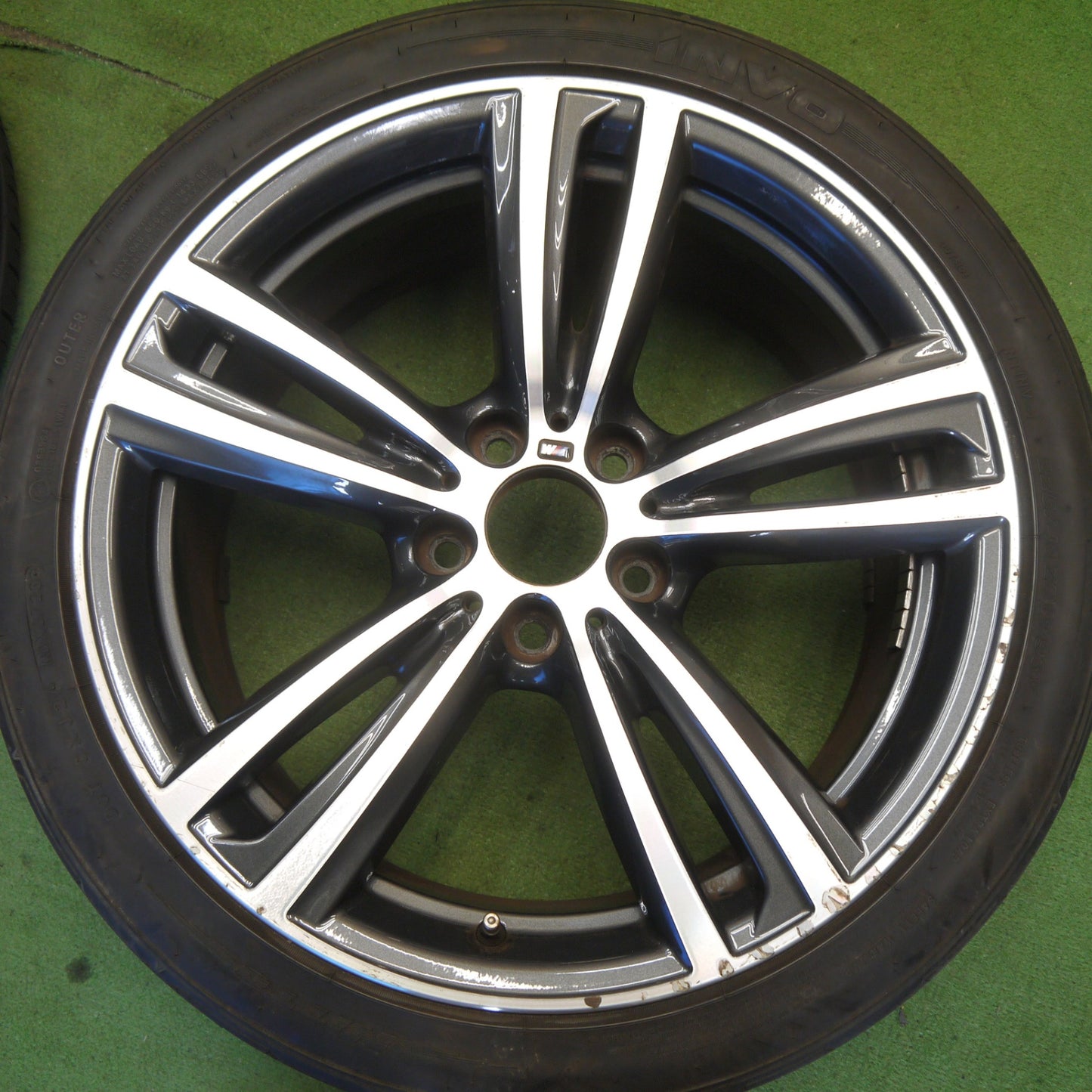 4本価格！23年◎BMW 3シリーズ F30 F31 Mスポーツ 純正 ダブルスポーク 442M 225/40R19 255/35R19 ニットー iNVO 19インチ PCD120/5H◎6062904Hノ