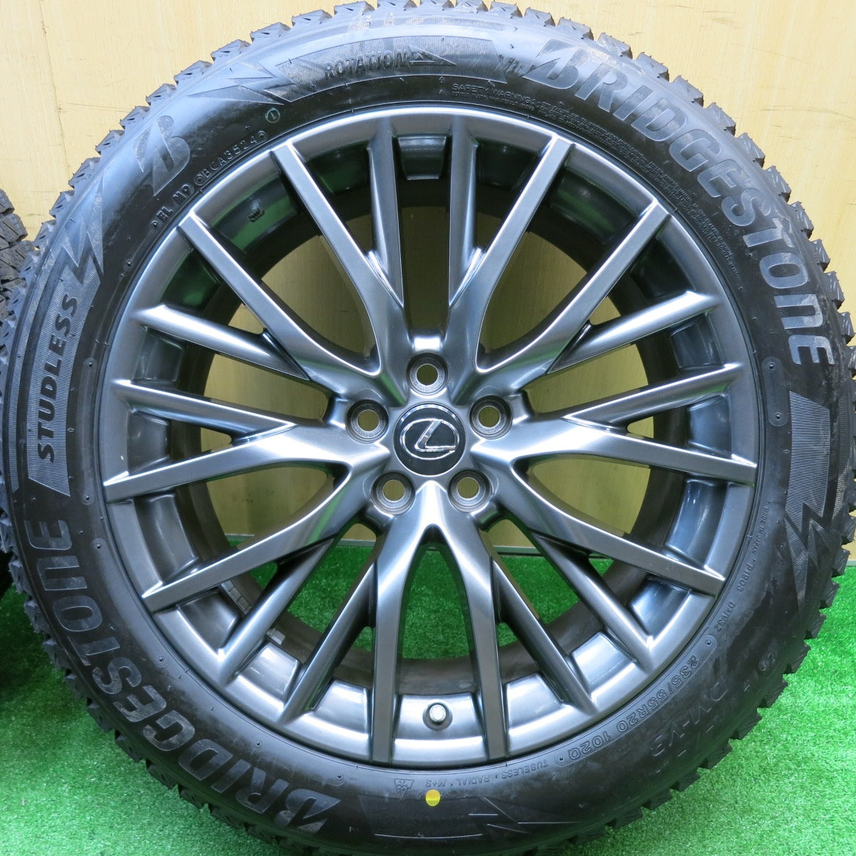 センサー付！ほぼ未使用！24年！キレイ★レクサス RX Fスポーツ 純正 235/55R20 スタッドレス ブリヂストン ブリザック DM-V3 20インチ PCD114.3/5H★5110901HAス