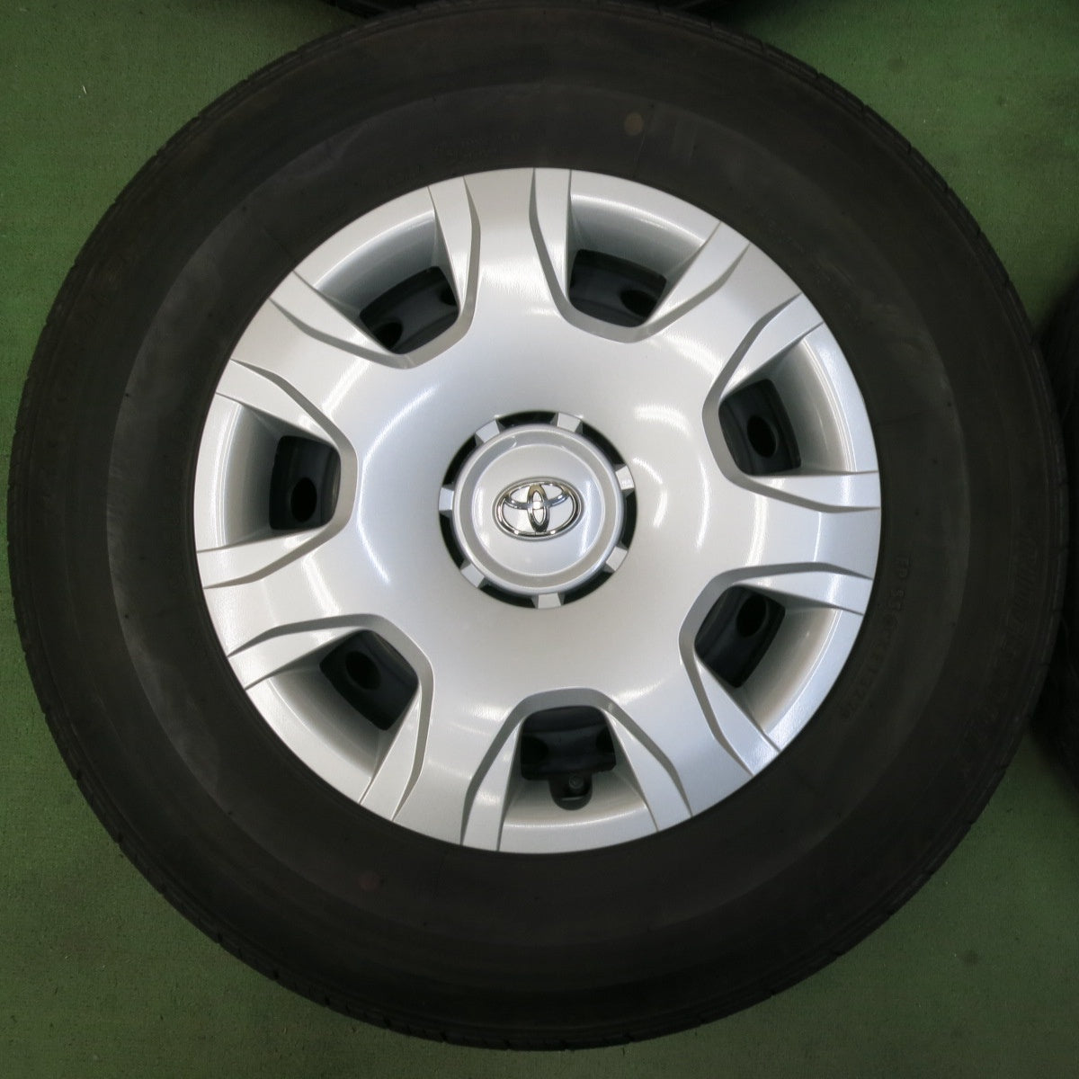 キレイ！22年★トヨタ 200系 ハイエース 純正 スチール 195/80R15 107/105N ブリヂストン エコピア RD613 15インチ PCD139.7/6H★5071112SYノ