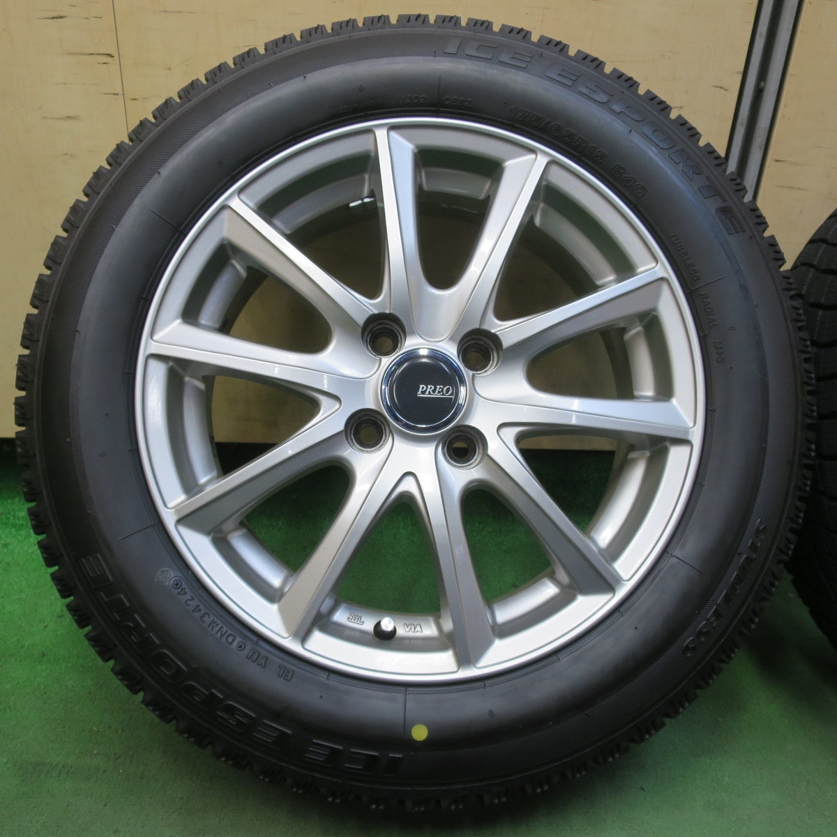 超バリ溝！24年！キレイ！ほぼ10分★スタッドレス 175/65R15 アイスエスポルテ PREO プレオ 15インチ PCD100/4H★5110812イス