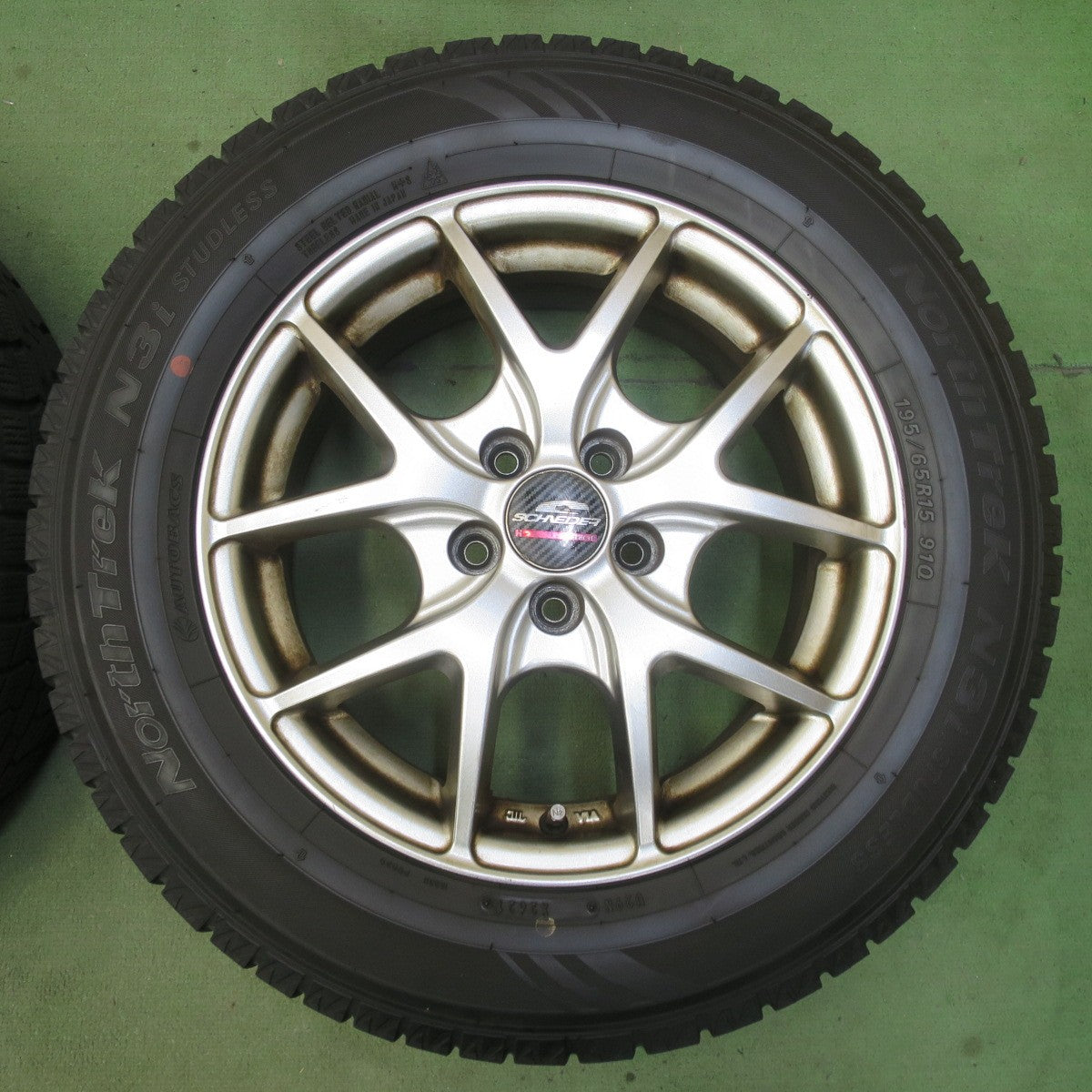バリ溝！8.5分★プリウス 等 195/65R15 スタッドレス オートバックス ノーストレック N3i SCHNEIDER シュナイダー 15インチ PCD100/5H★6051607イス