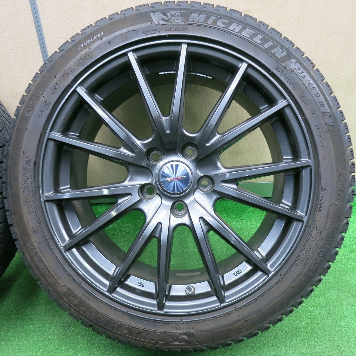 バリ溝！キレイ！9分★スタッドレス 235/45R18 ミシュラン X-ICE3+ VELVA SPORT ヴェルヴァ 18インチ PCD114.3/5H★4120801TNス