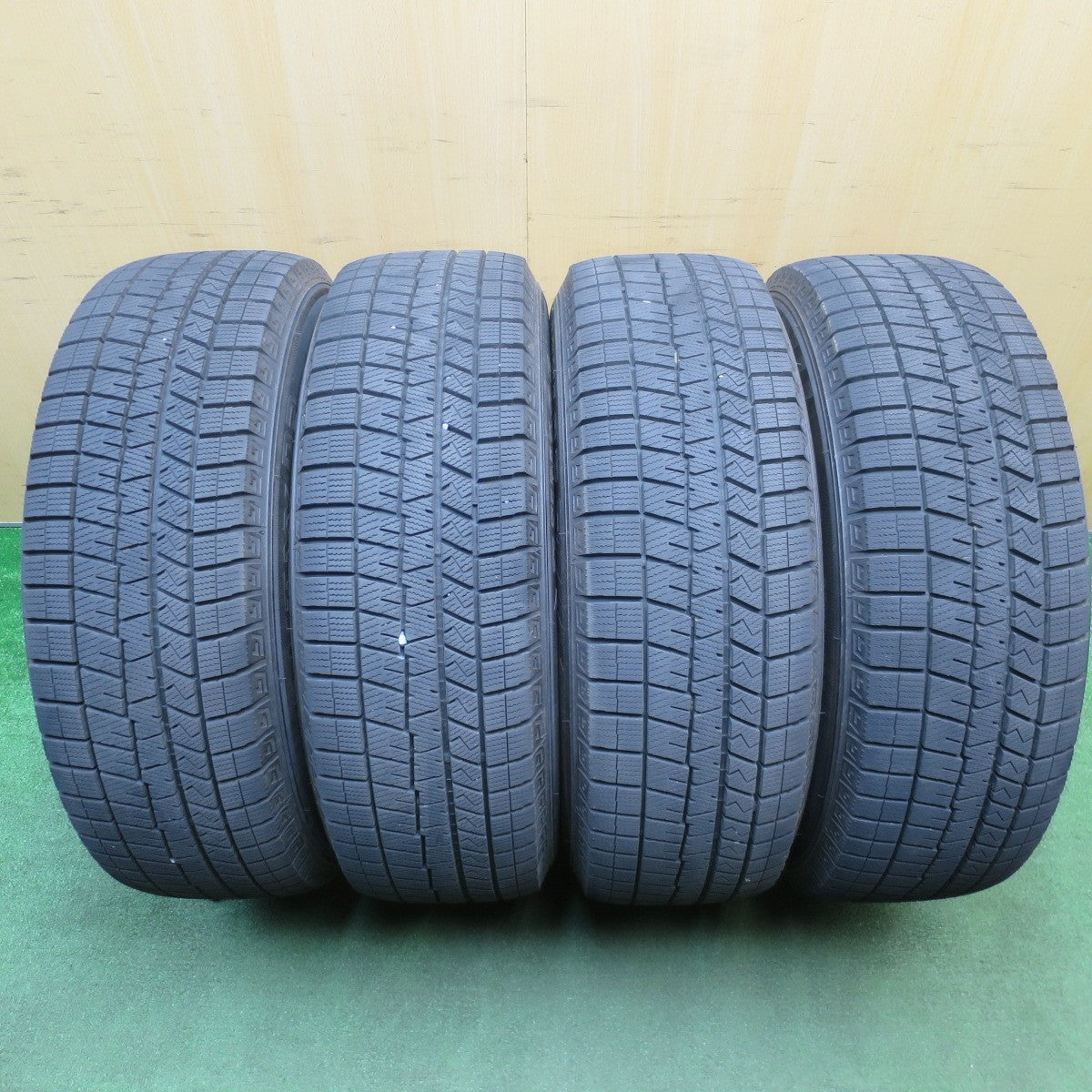 バリ溝！22年！キレイ！9.5分以上★スタッドレス 225/65R17 ダンロップ ウインターマックス 03 T.R.G. TRG 17インチ PCD114.3/5H★6021901NJス