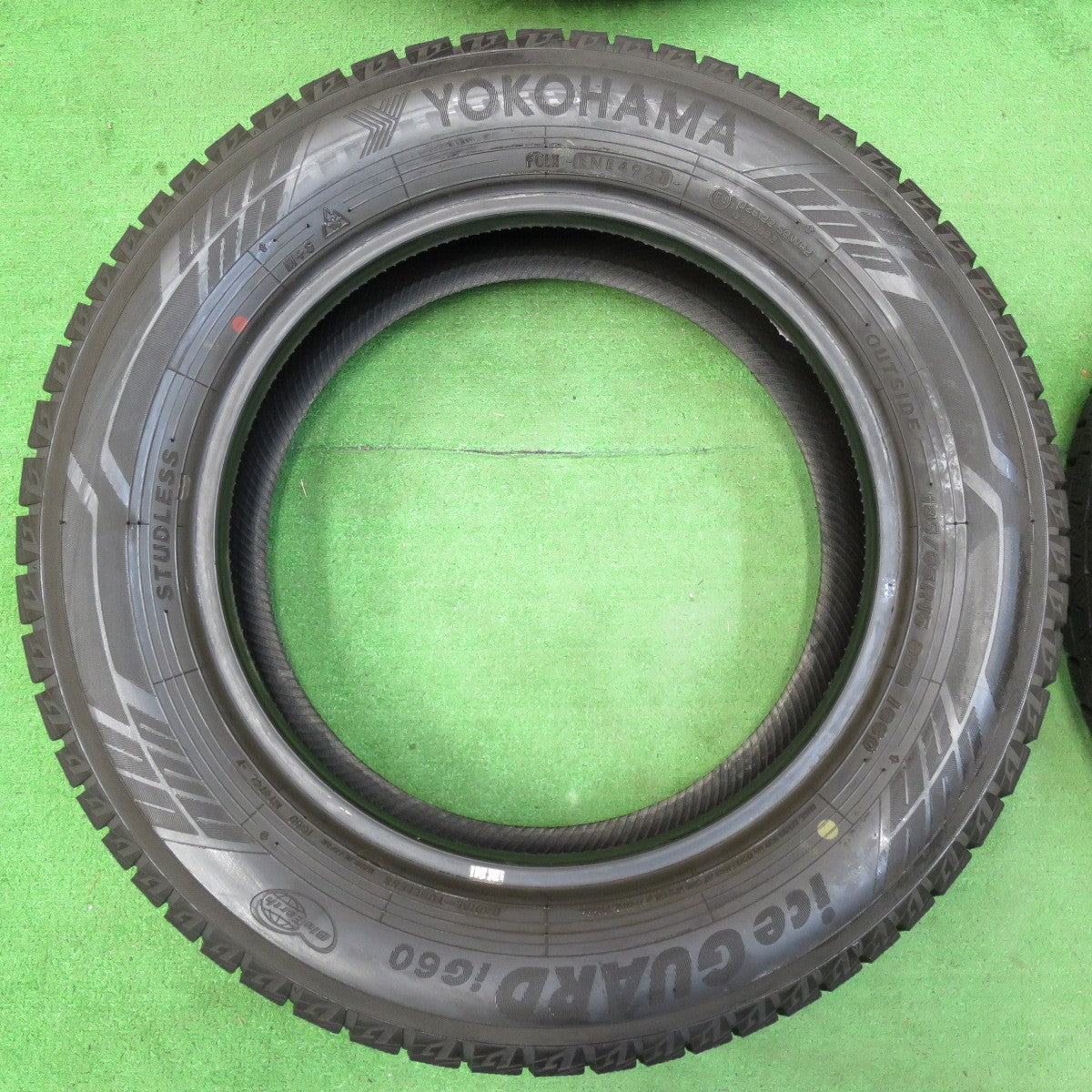 *送料無料* バリ溝！21年！9.5分以上★スタッドレス 185/65R15 ヨコハマ アイスガード iG60 タイヤ 15インチ アクア ノート マツダ2 等★4061002イスタ