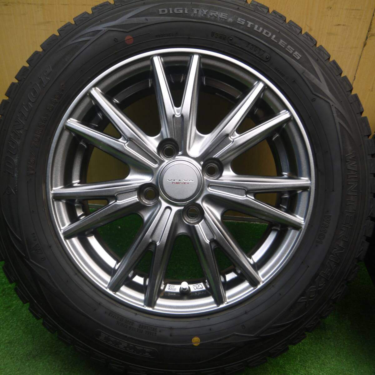 バリ溝！キレイ！9分★スタッドレス 175/70R14 ダンロップ ウインターマックス WM01 VELVA KEVIN ヴェルヴァ 14インチ PCD100/4H★5021810Hス