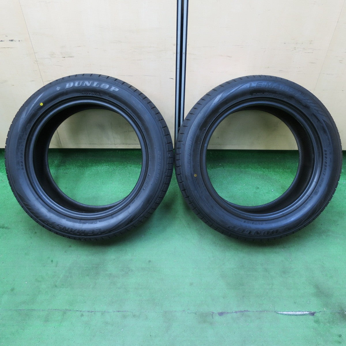 [送料無料] 未使用★225/55R17 ダンロップ LE MANS V ルマン5 タイヤ 17インチ レガシィ エクストレイル 等★4110603イノタ