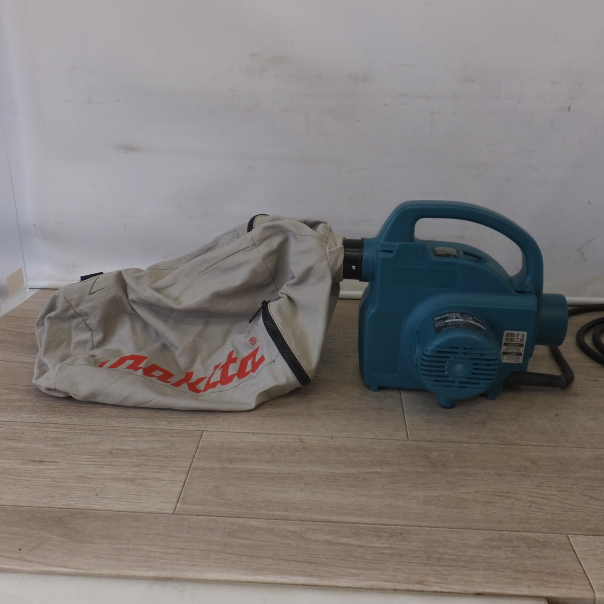 ★マキタ makita 小型集じん機 450 屋内用　100V～ 5.5A 50-60Hz 520W★