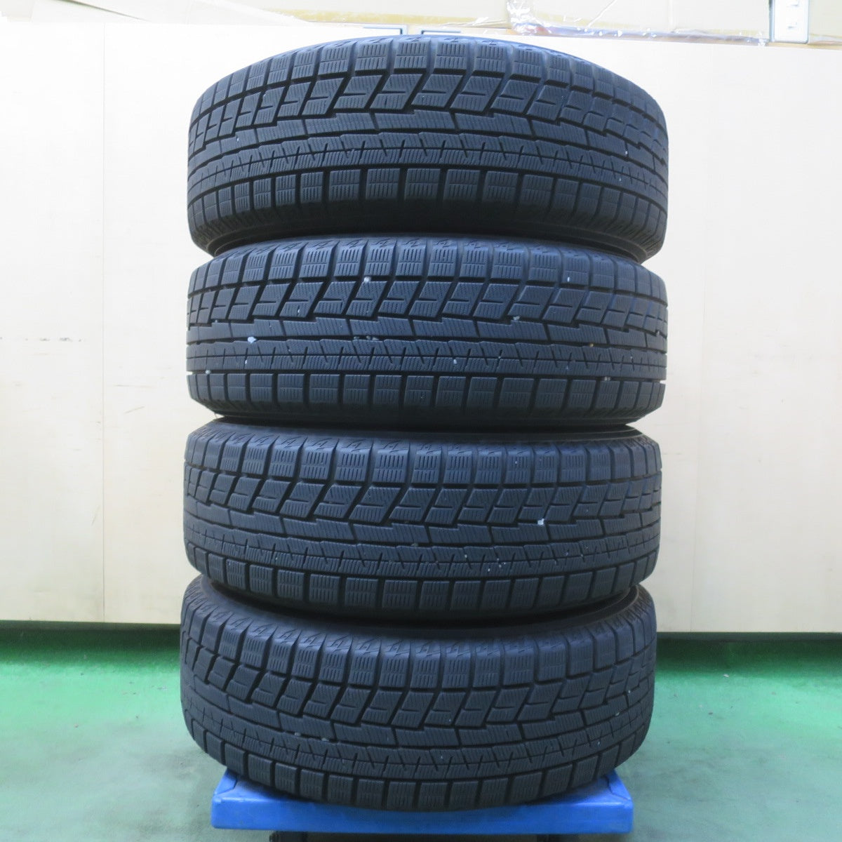 バリ溝！22年！キレイ！9.5分◎スタッドレス 205/60R16 ヨコハマ アイスガード iG60 MiLLOUS DF ミルアス 16インチ PCD114.3/5H◎6100705イス