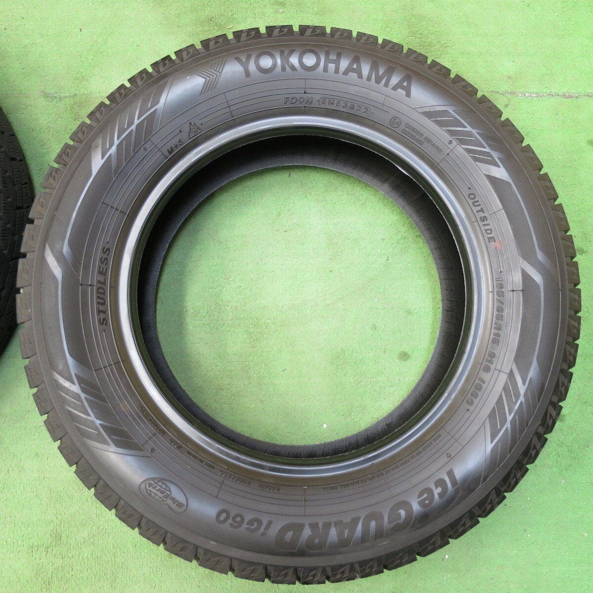 バリ溝！22年！ほぼ10分★スタッドレス 195/65R15 ヨコハマ アイスガード iG60 タイヤ 15インチ プリウス ノア ヴォクシー 等★5021510イスタ