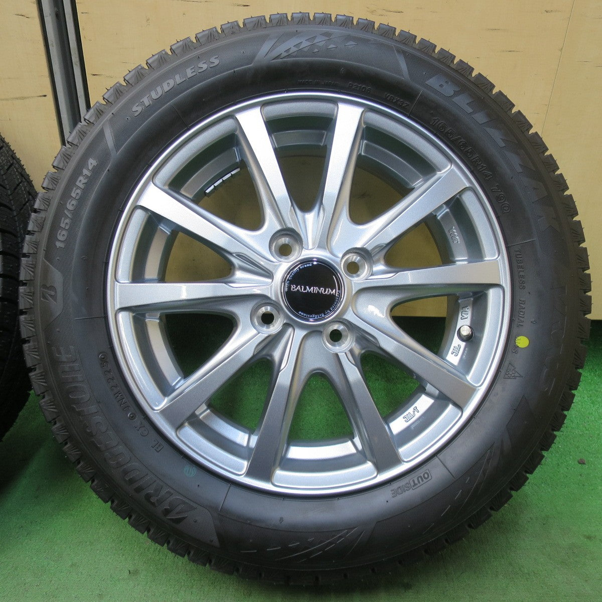 未使用！25年★スタッドレス 165/65R14 ブリヂストン ブリザック VRX3 BALMINUM LS10 バルミナ 14インチ PCD100/4H★5122303イス