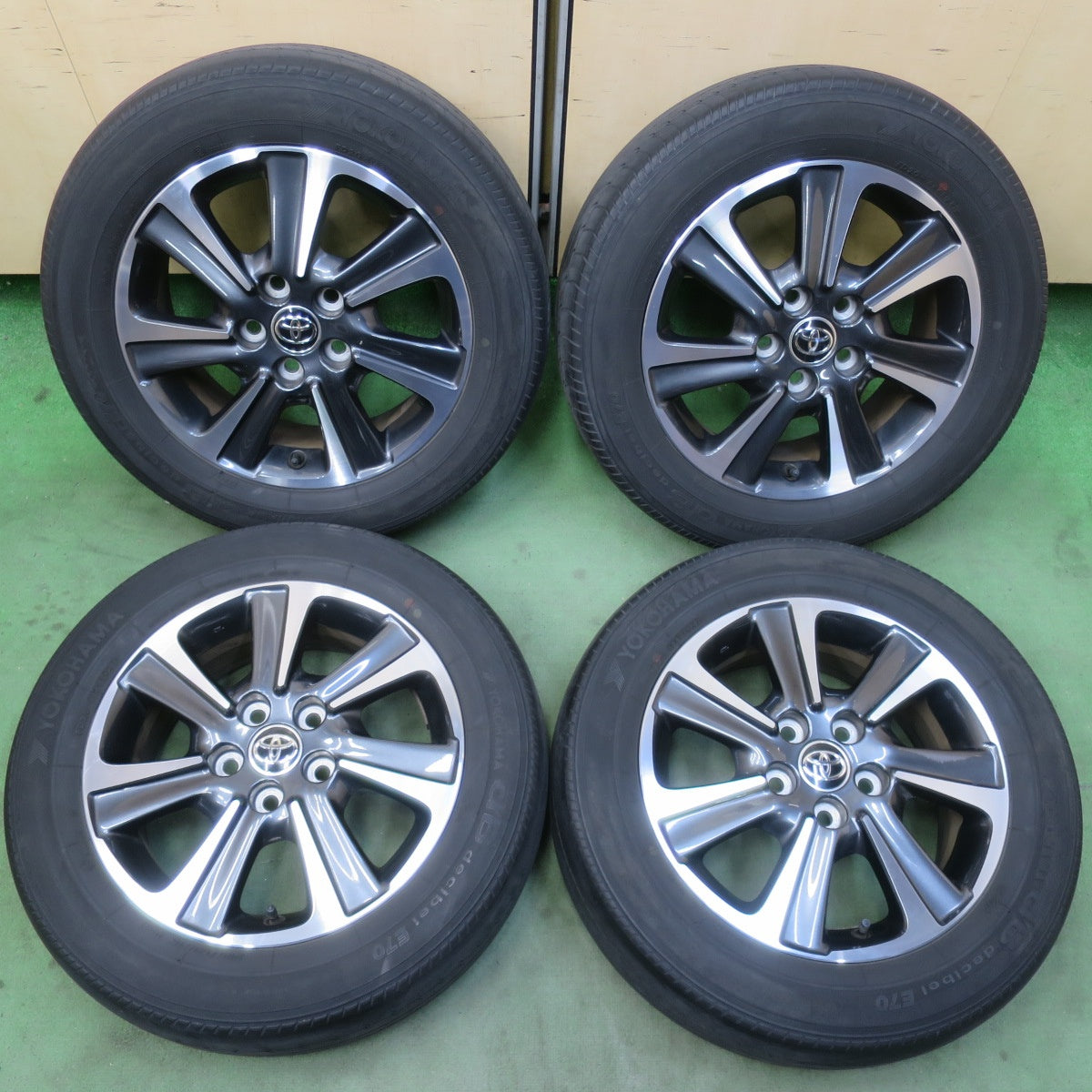 キレイ★トヨタ 80系 ノア ヴォクシー 純正 205/60R16 ヨコハマ dB デシベル E70 E70A 16インチ PCD114.3/5H★6031409イノ