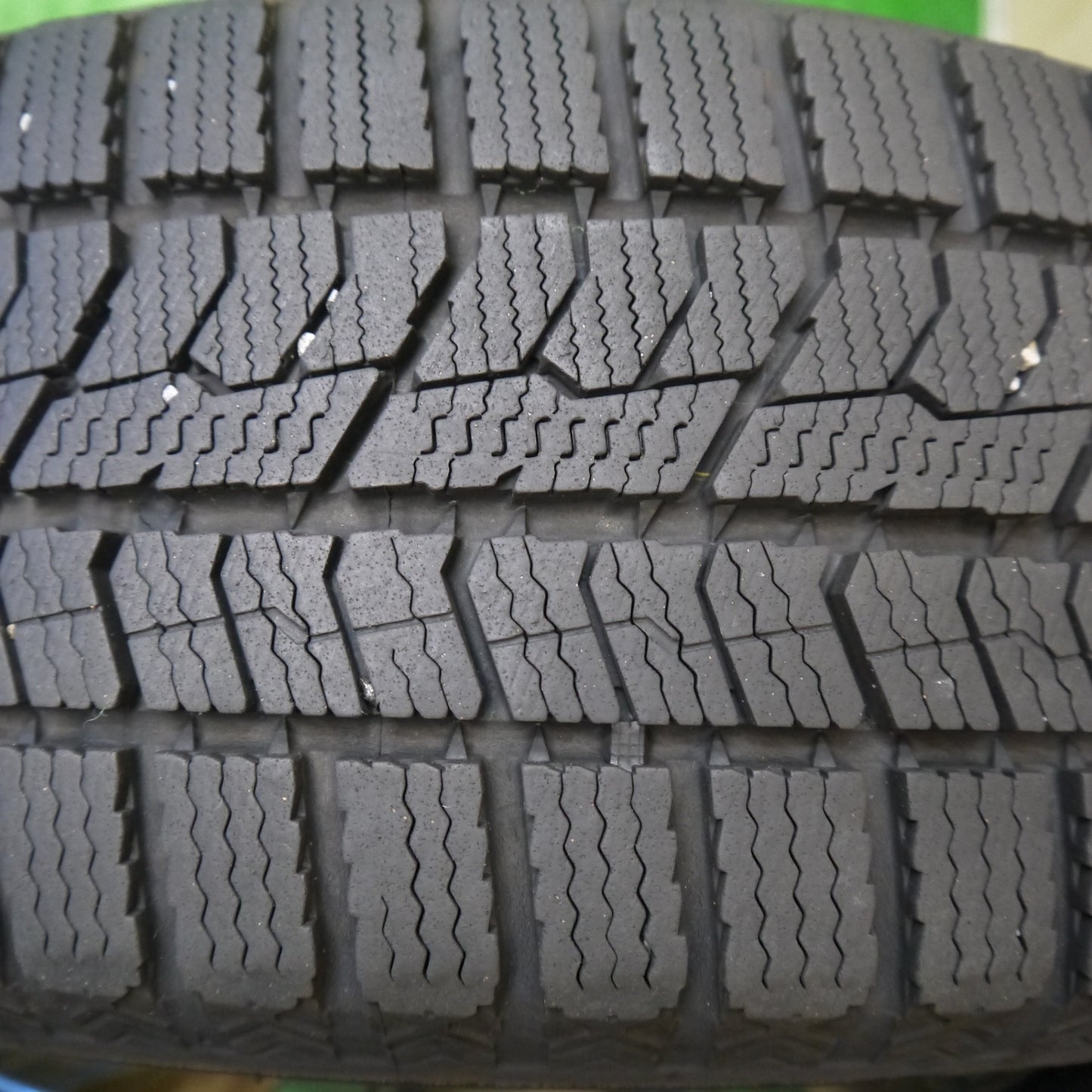 バリ溝！23年！キレイ！9分！2本★プリウス シエンタ 等 185/65R15 スタッドレス トーヨー オブザーブ GIZ2 JOKER ジョーカー 15インチ PCD100/5H★5101701Hス