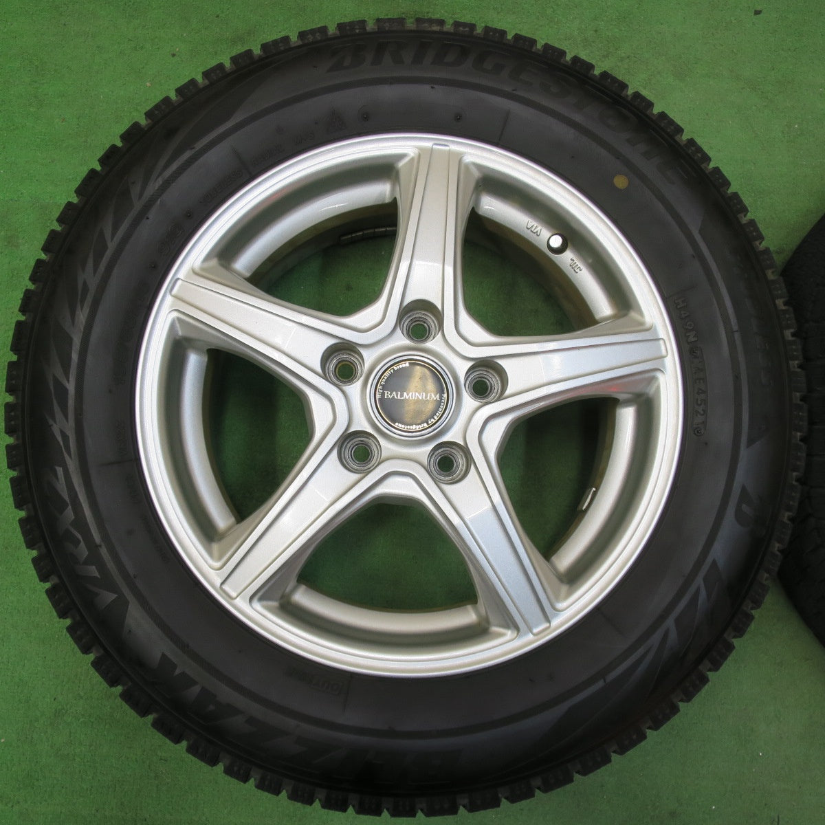 [送料無料] バリ溝！21年！キレイ！8.5分★スタッドレス 195/65R15 ブリヂストン ブリザック VRX2 BALMINUM バルミナ 15インチ PCD114.3/5H★4123015イス