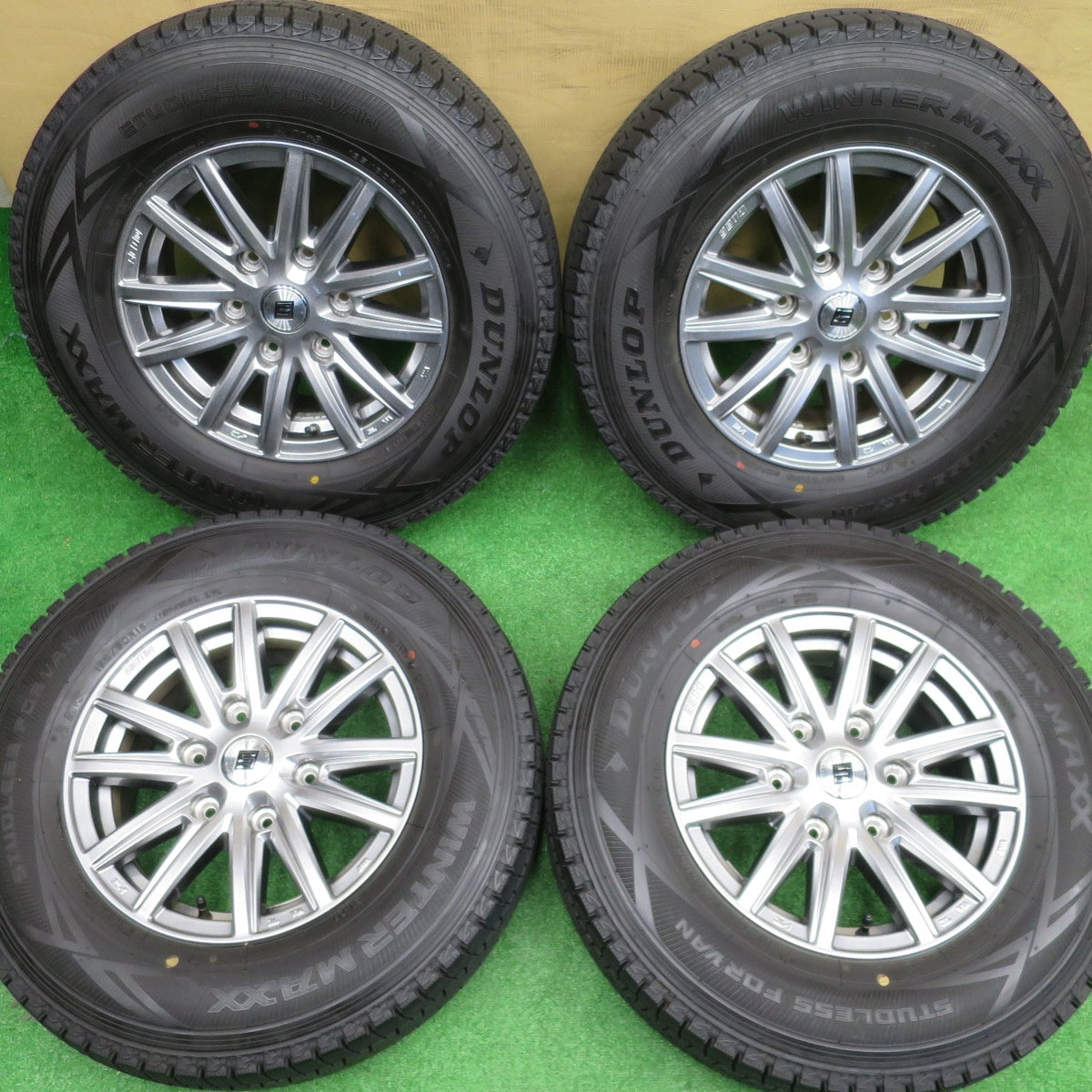 バリ溝！23年！キレイ！9.5分以上★スタッドレス 195/80R15 107/105L ダンロップ ウインターマックス SV01 SEIN ザイン 15インチ PCD139.7/6H★5121402NKス