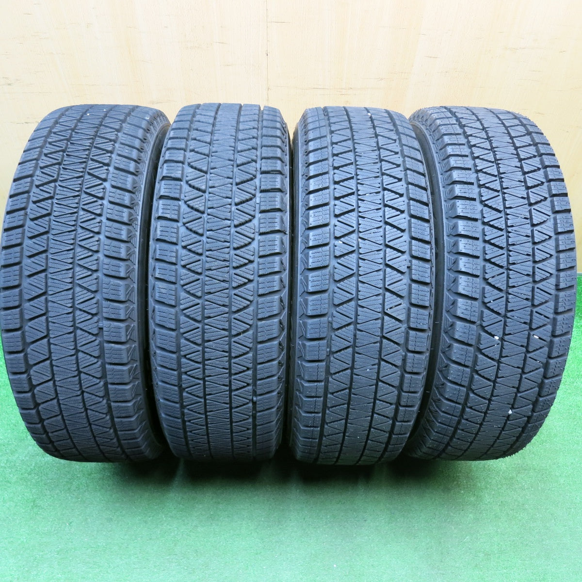 バリ溝！24年！キレイ！9.5分以上★スタッドレス 225/65R17 ブリヂストン ブリザック DM-V3 BALMINUM バルミナ 17インチ PCD114.3/5H★5120616HAス