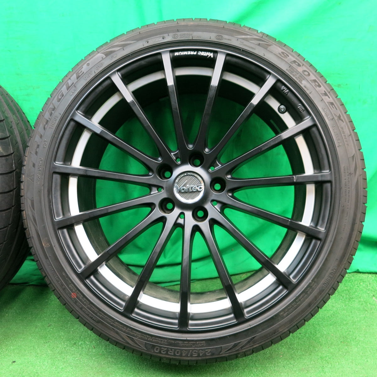 *送料無料* バリ溝！20年！綺麗！ほぼ10分★VOLTEC PREMIUM R15 インターミラノ 245/40R20 トライアングル SPORTEX TSH11 ボルテック PCD114.3/5H★4052802ナノ
