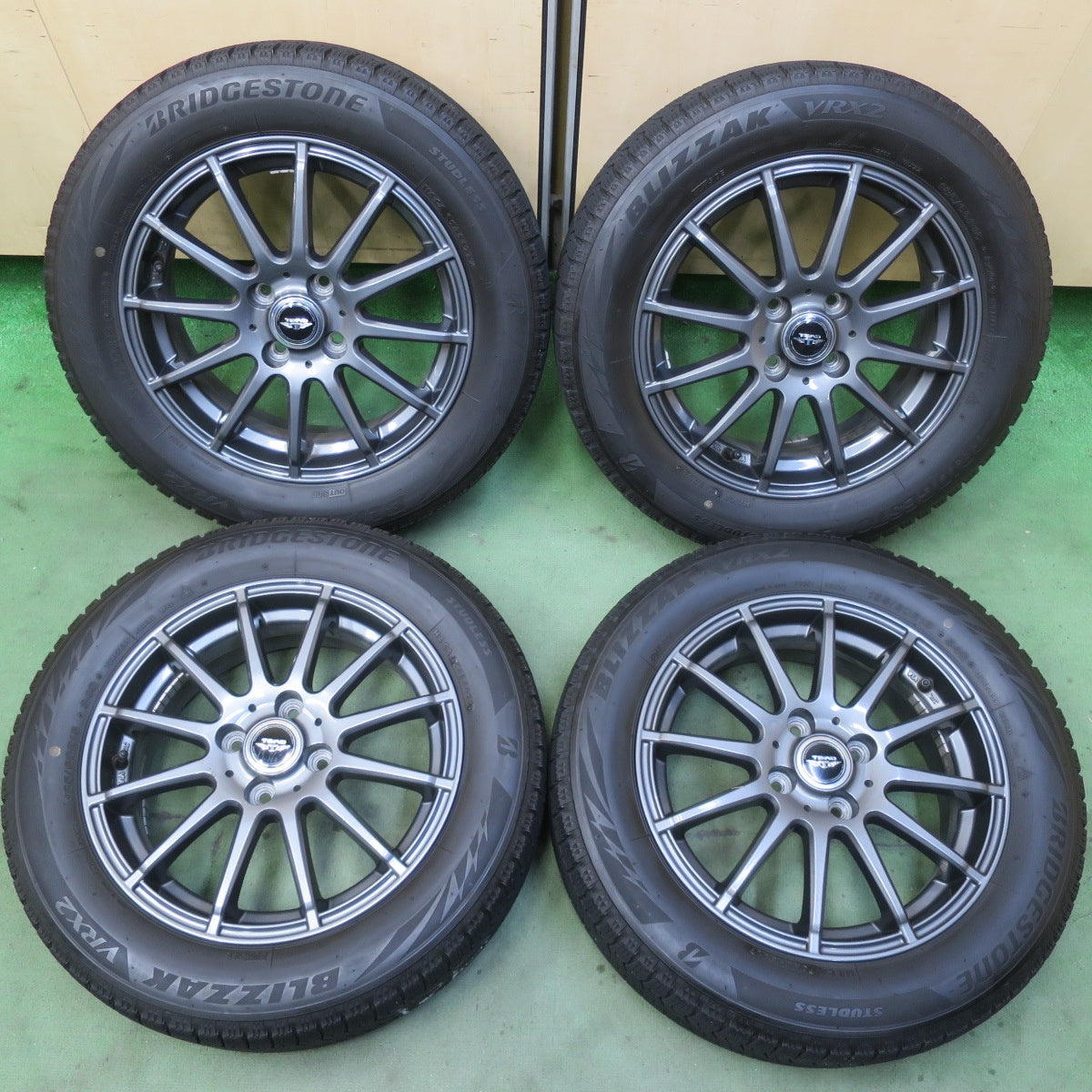 キレイ！22年◎スタッドレス 185/60R15 ブリヂストン ブリザック VRX2 TEAD テッド 15インチ PCD100/4H◎6090905イス