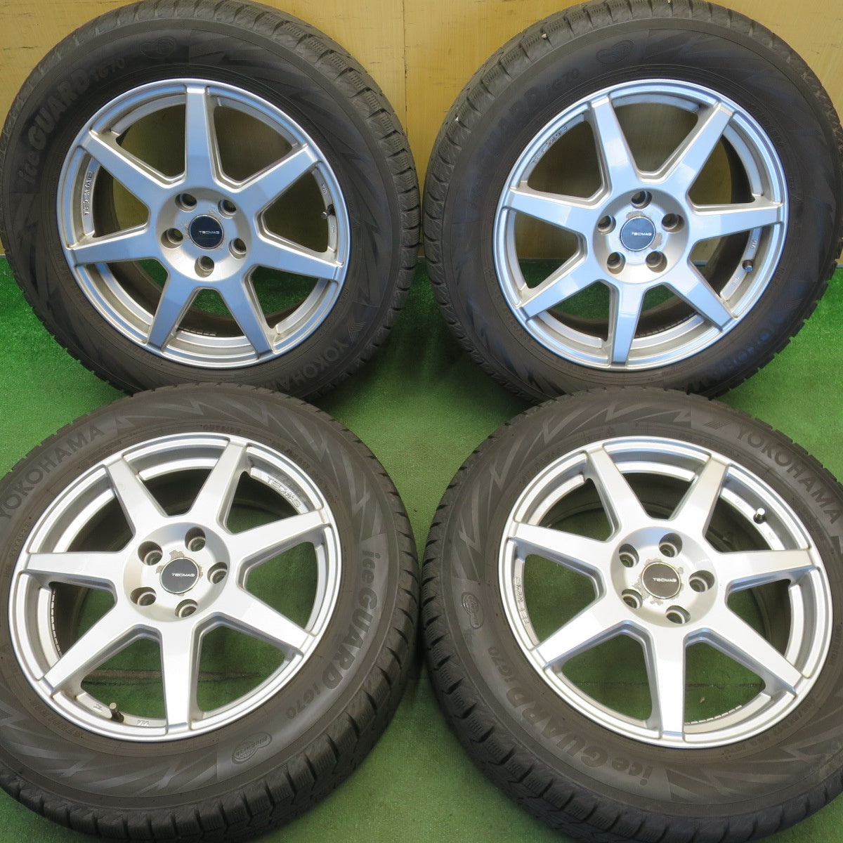 バリ溝！22年！9.5分★BMW 等 TECMAG Type 207R 235/55R17 スタッドレス ヨコハマ アイスガード iG70 テクマグ 17インチ PCD112/5H★6051801NJス