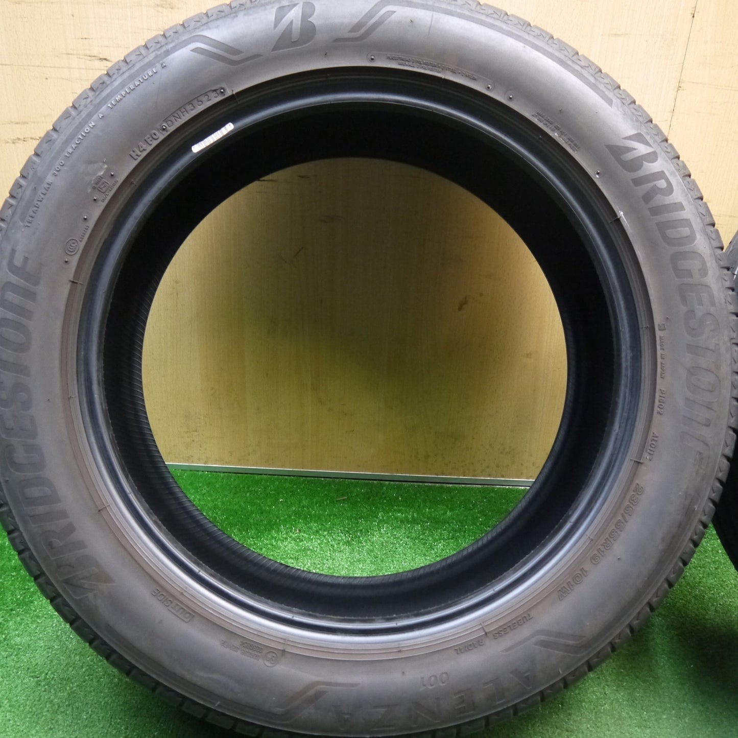 バリ溝！23年！9分★235/55R19 ブリヂストン アレンザ 001 ALENZA 19インチ タイヤ RAV4 エクストレイル レクサス RX 等★6012801Hノタ