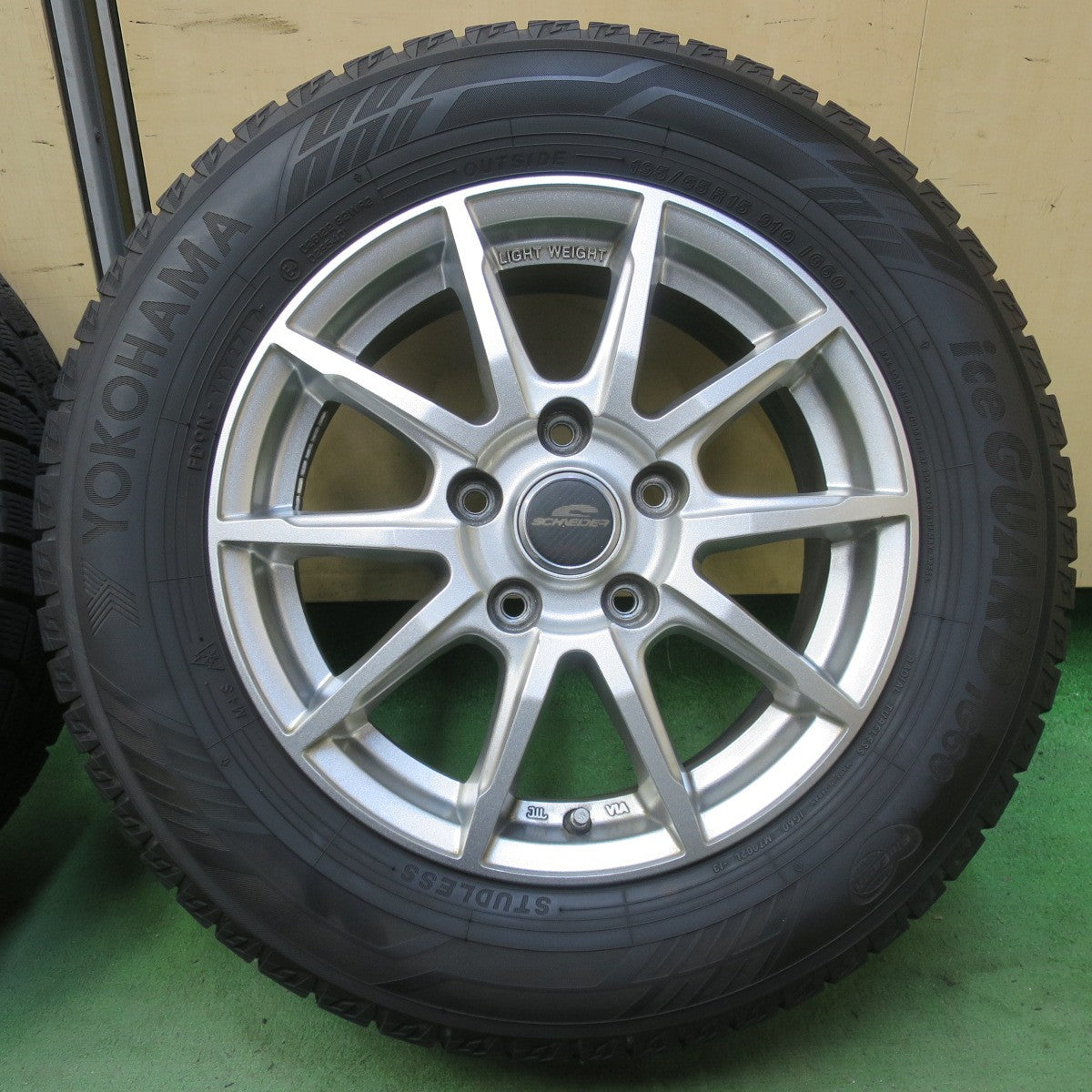 バリ溝！8.5分◎スタッドレス 195/65R15 ヨコハマ アイスガード iG60 SCHNEIDER シュナイダー 15インチ PCD114.3/5H◎6070902イス