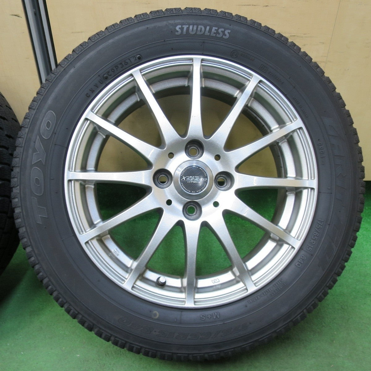 4本価格★スタッドレス 175/65R15 トーヨー ガリット G4 X CROSS SPEED PREMIUM クロススピード PCD100/4H★5012709イス